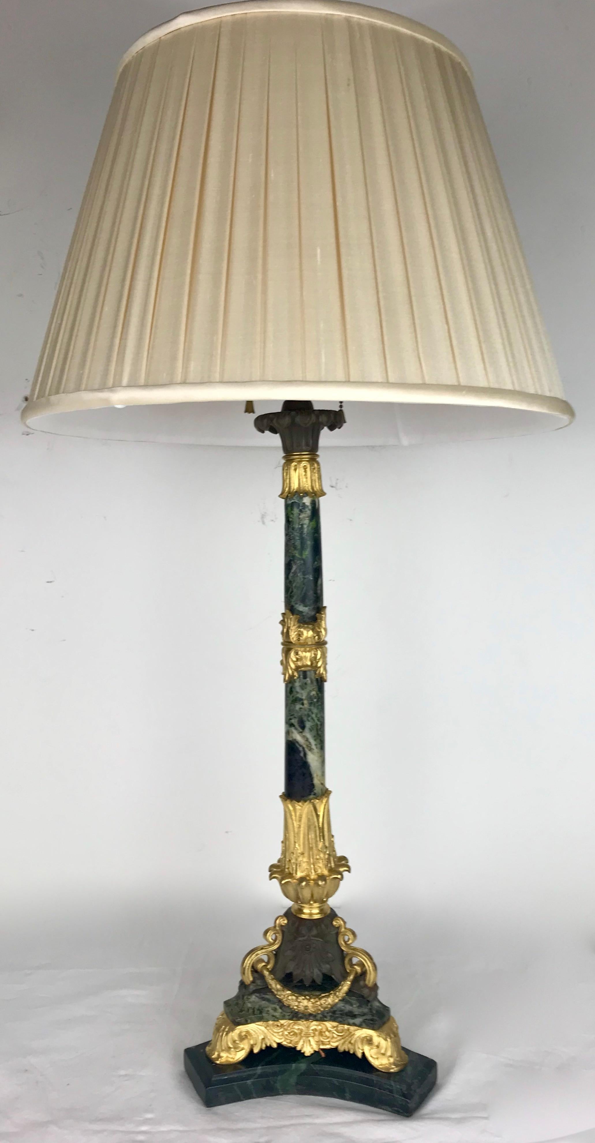 Stile impero Lampada Impero Francese in marmo e bronzo in vendita