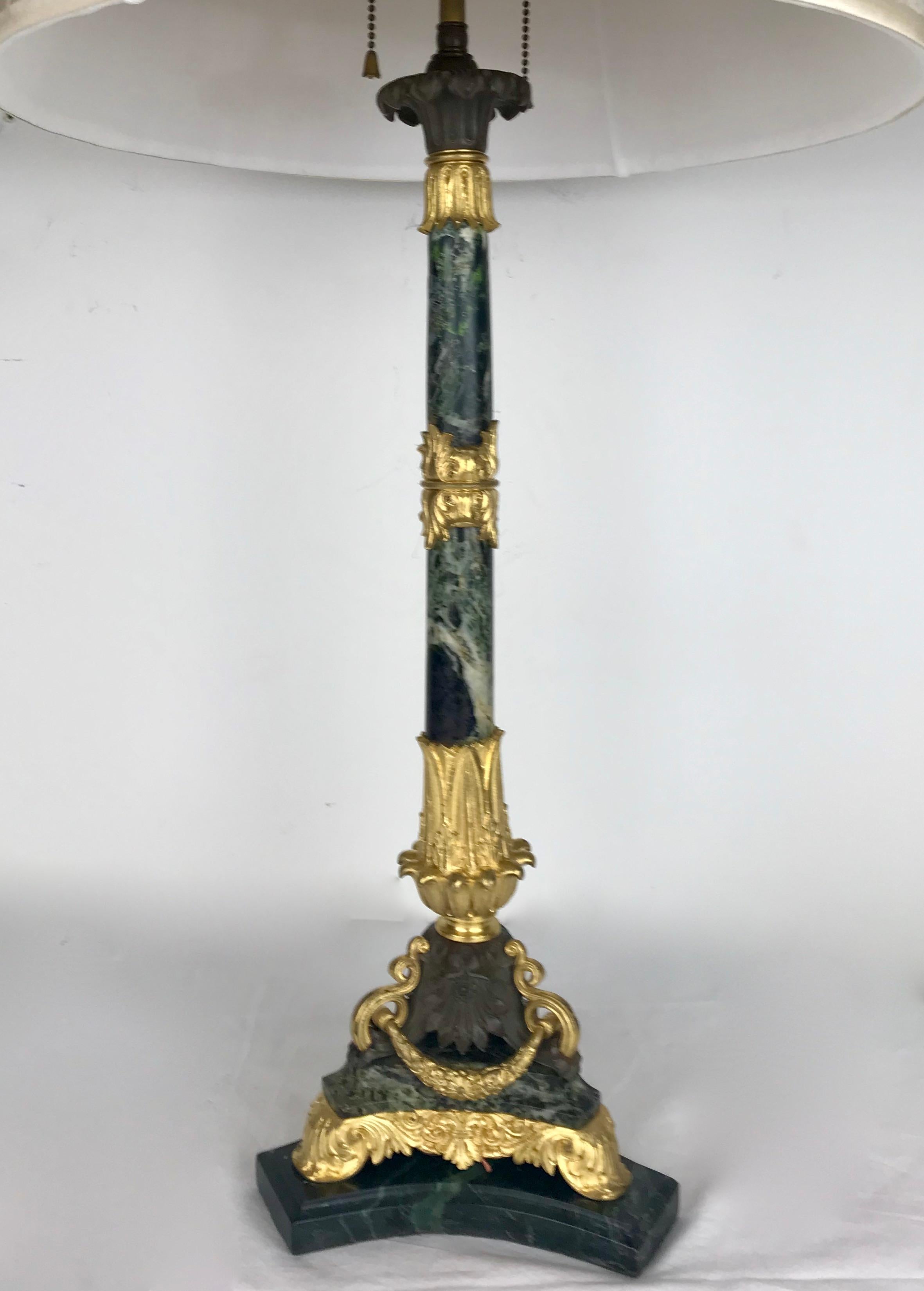 Lampada Impero Francese in marmo e bronzo In condizioni buone in vendita a Pittsburgh, PA