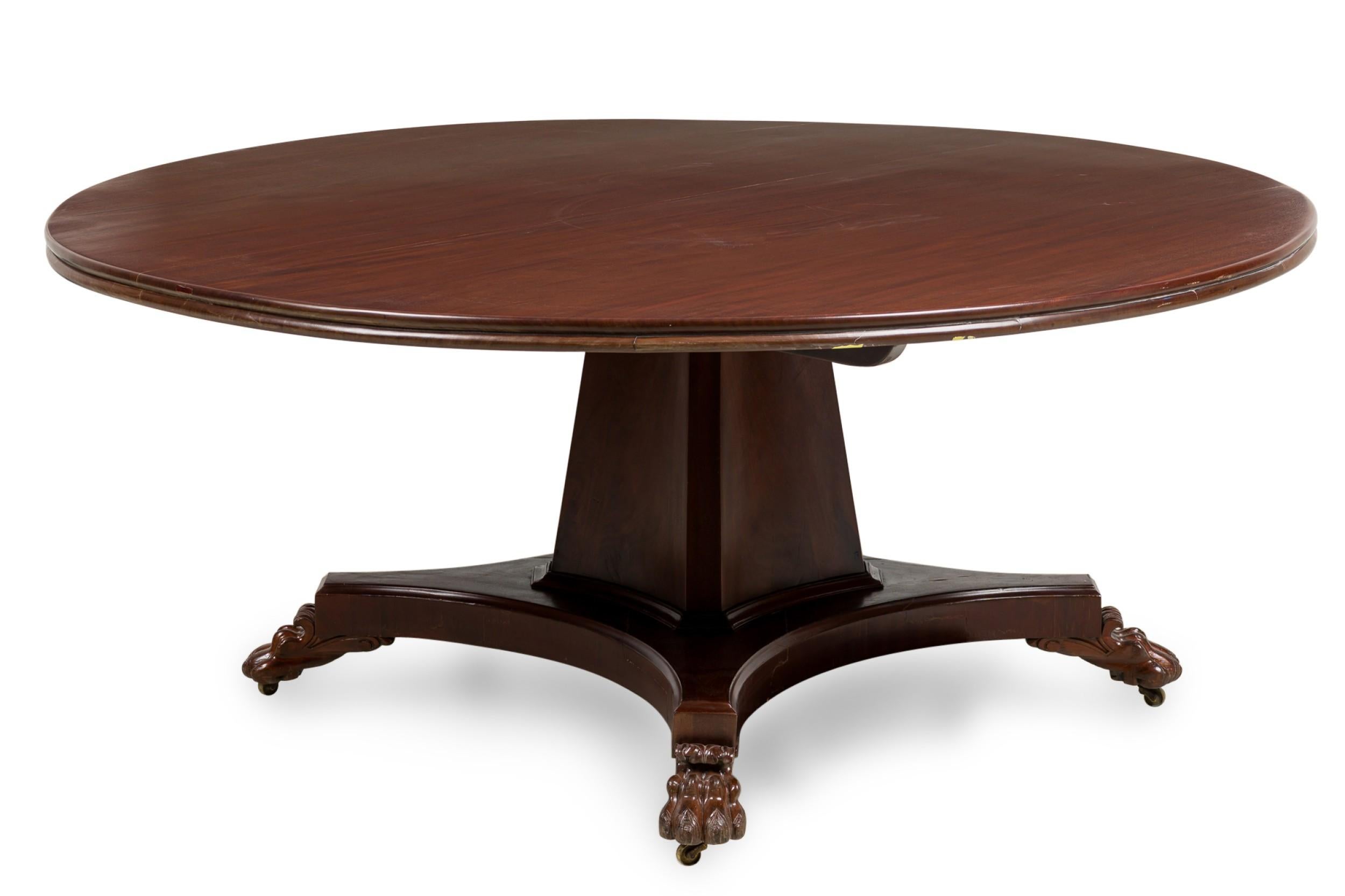 Français Table circulaire Empire en acajou ébonisé pour salle à manger / centre de table en vente