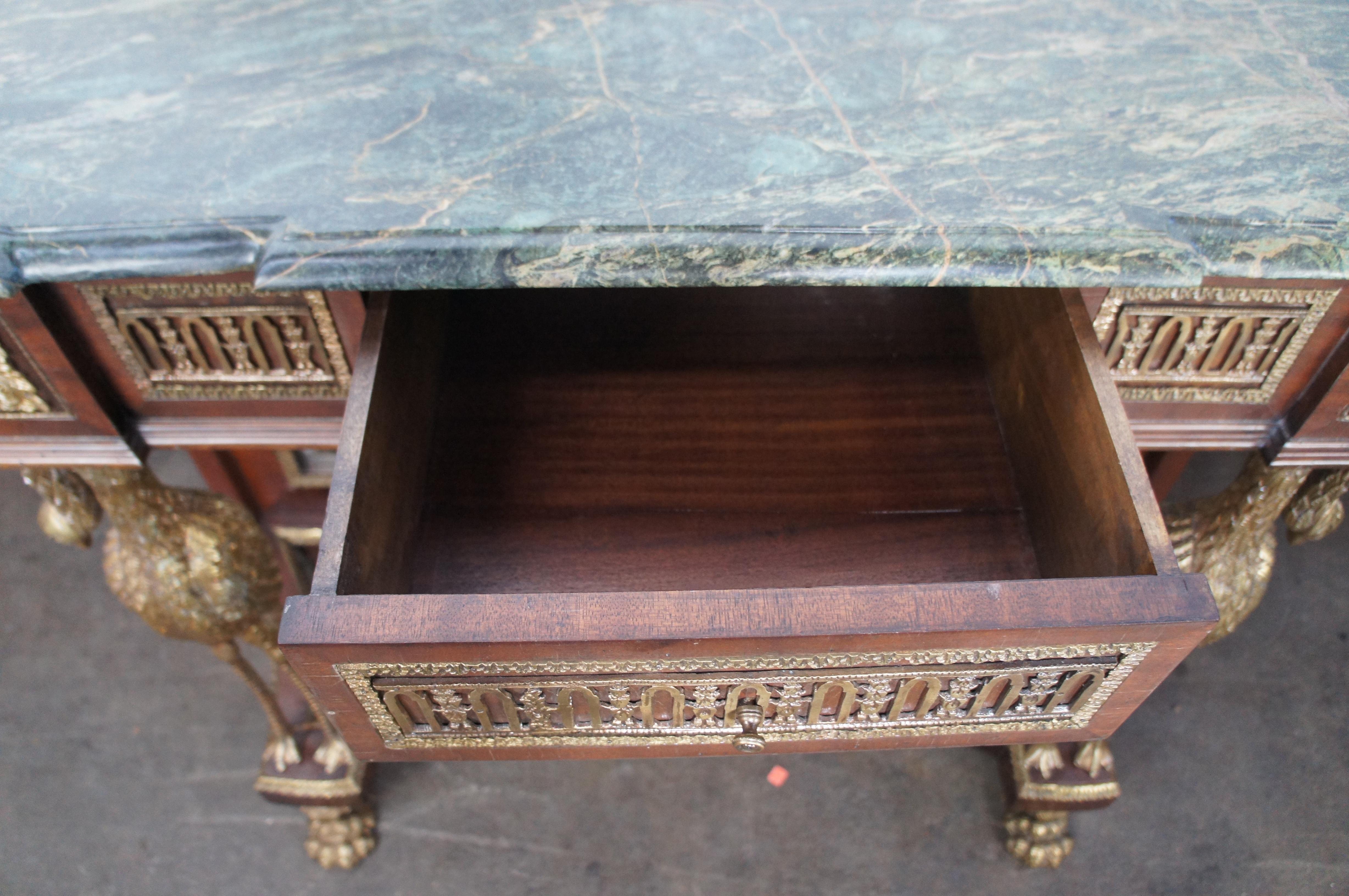 Table console de style Empire français Napoléon III en acajou et bronze à motif figuratif en vente 2