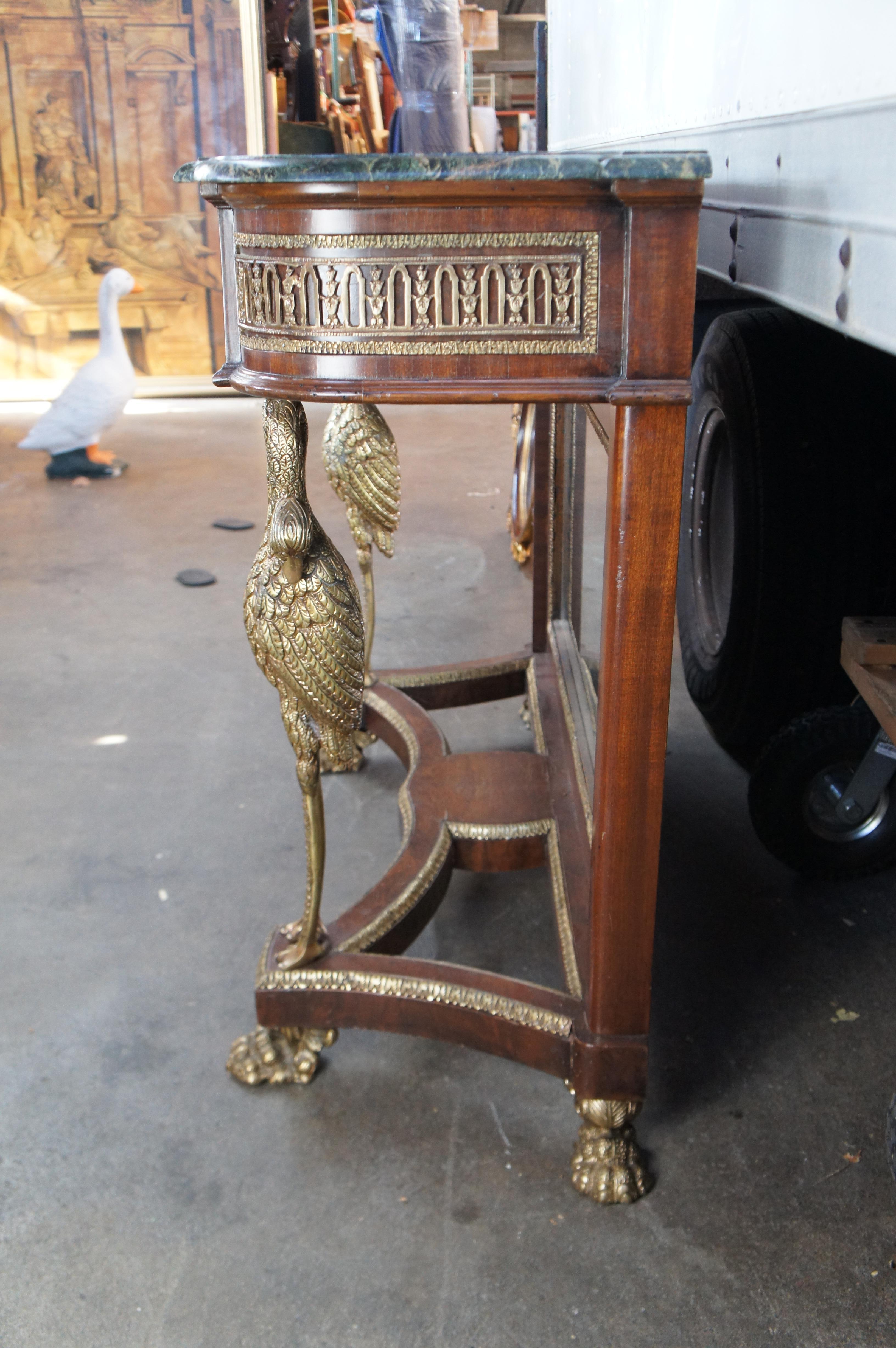 Table console de style Empire français Napoléon III en acajou et bronze à motif figuratif en vente 4