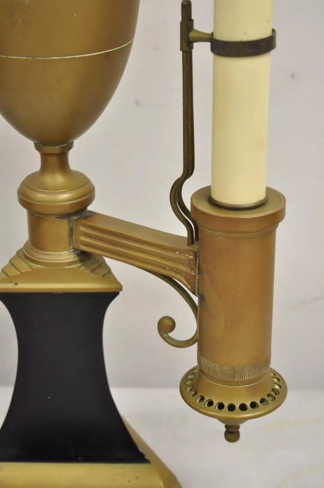 Sconosciuto Lampada da tavolo in stile impero francese neoclassica in ottone a forma di candeliere in vendita