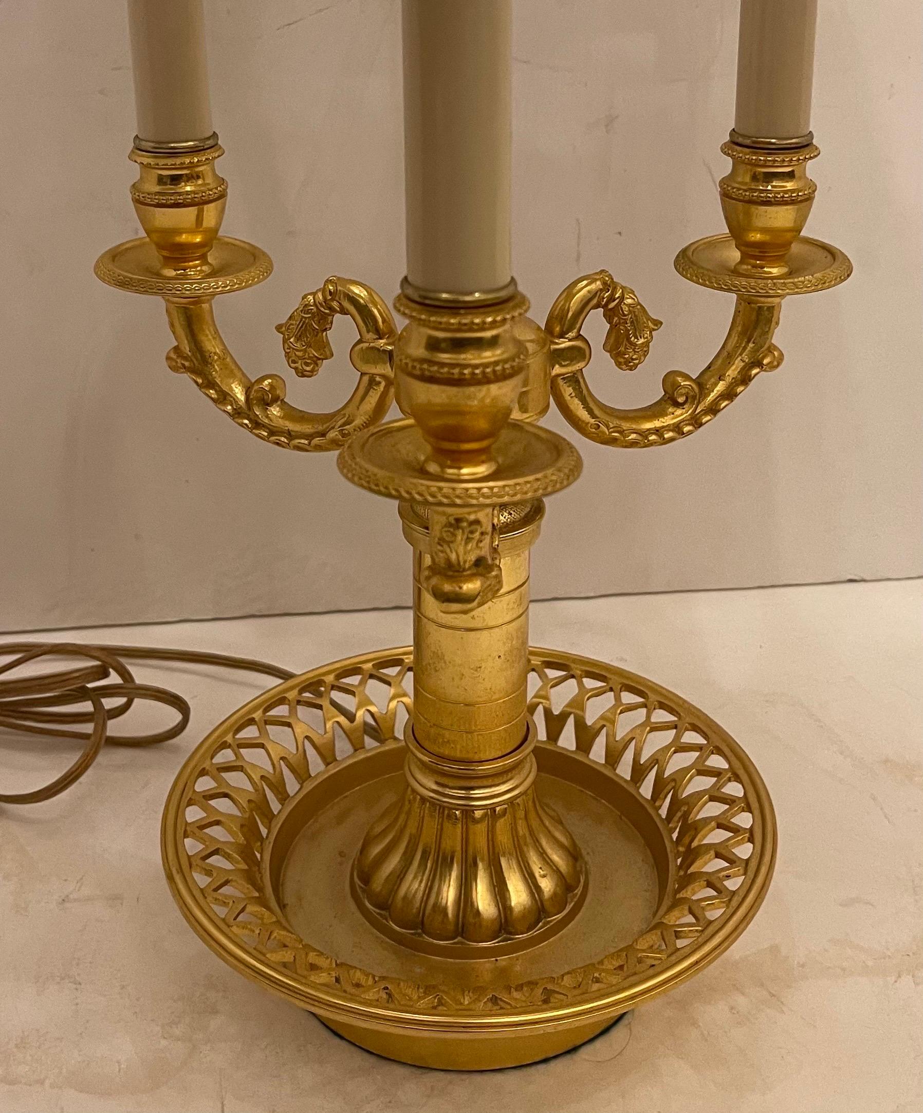 French Empire Neoclassical Bronze Three Candelabra Bouillotte Lamp Tole Shade In Good Condition For Sale In Roslyn, NY