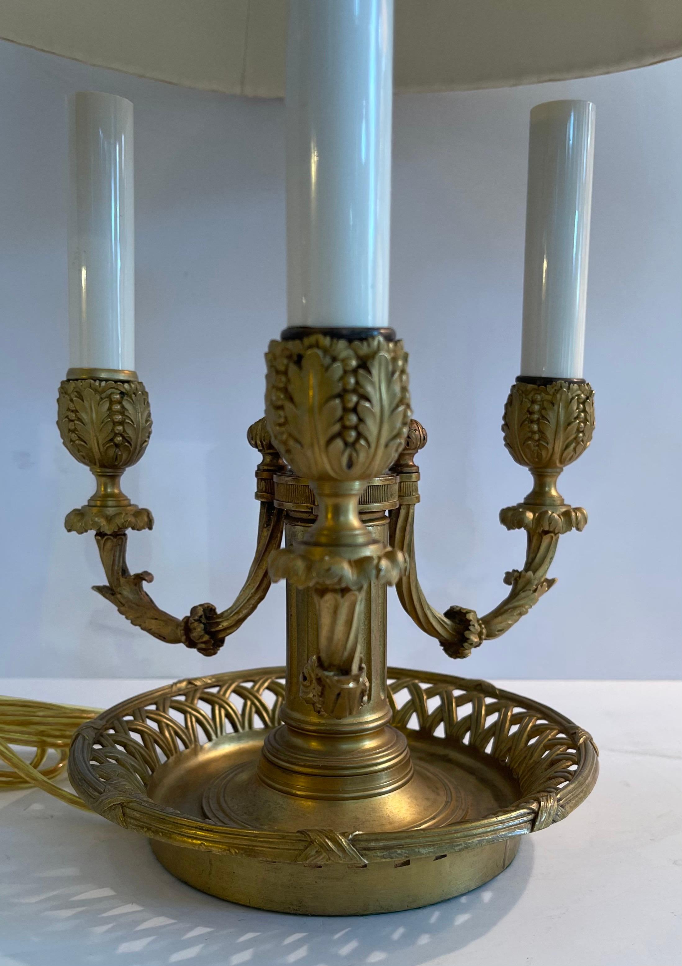 Regency French Empire Neoclassical Bronze Three Candelabras Bouillotte Lamp Silk Shade For Sale