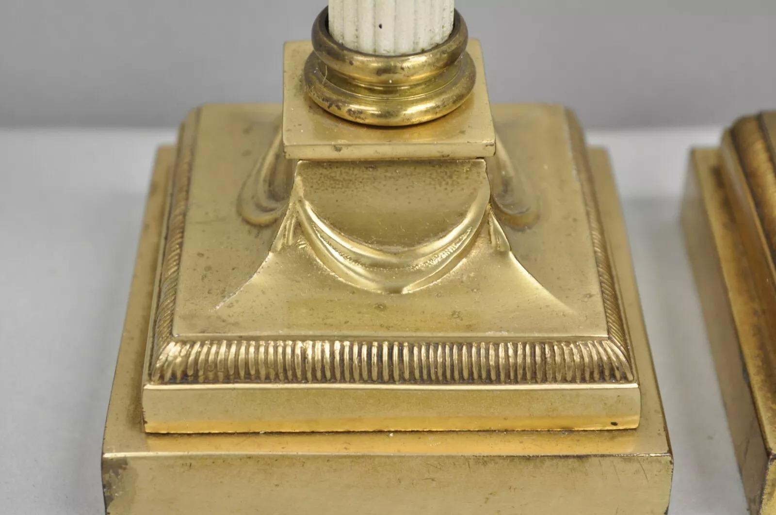 Lampada da tavolo a colonna con candeliere sottile in ottone dell'Impero francese Neoclassico, una coppia in vendita 4