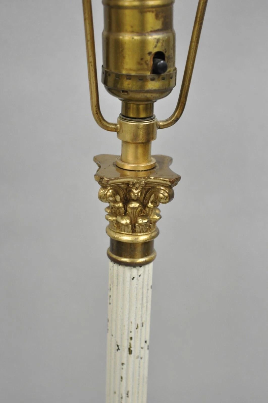 Lampada da tavolo a colonna con candeliere sottile in ottone dell'Impero francese Neoclassico, una coppia in vendita 5