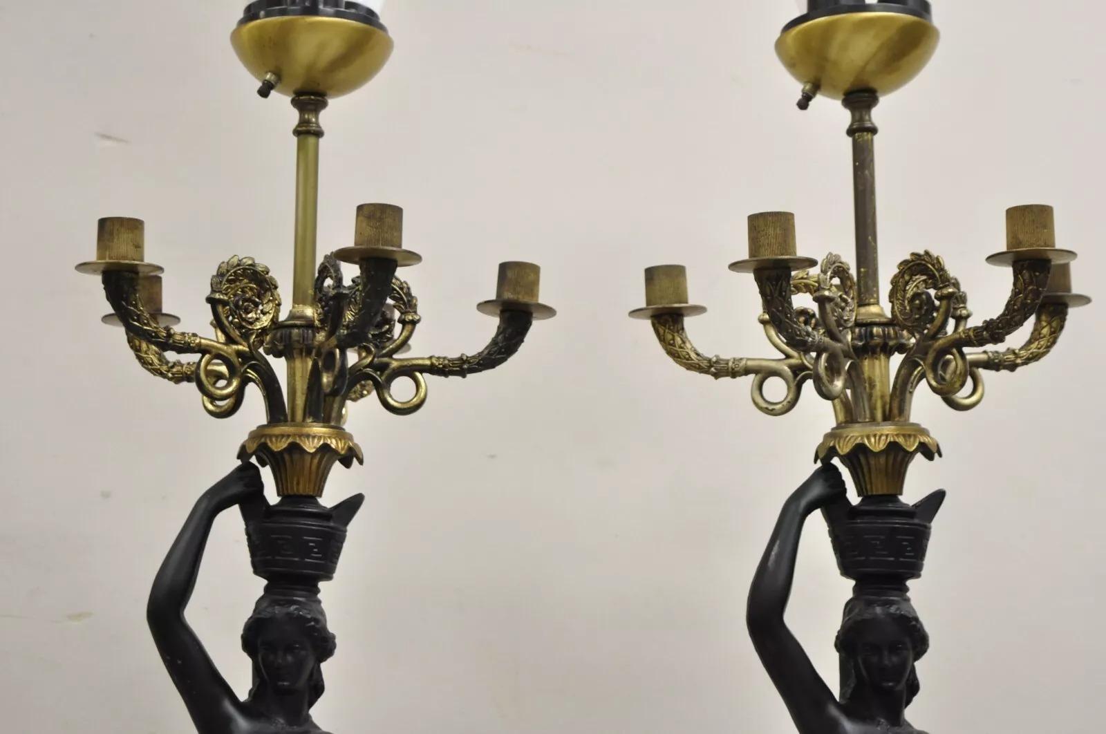 Lampade da tavolo a candelabro con figure di fanciulle in stile neoclassico impero francese - una coppia In condizioni buone in vendita a Philadelphia, PA