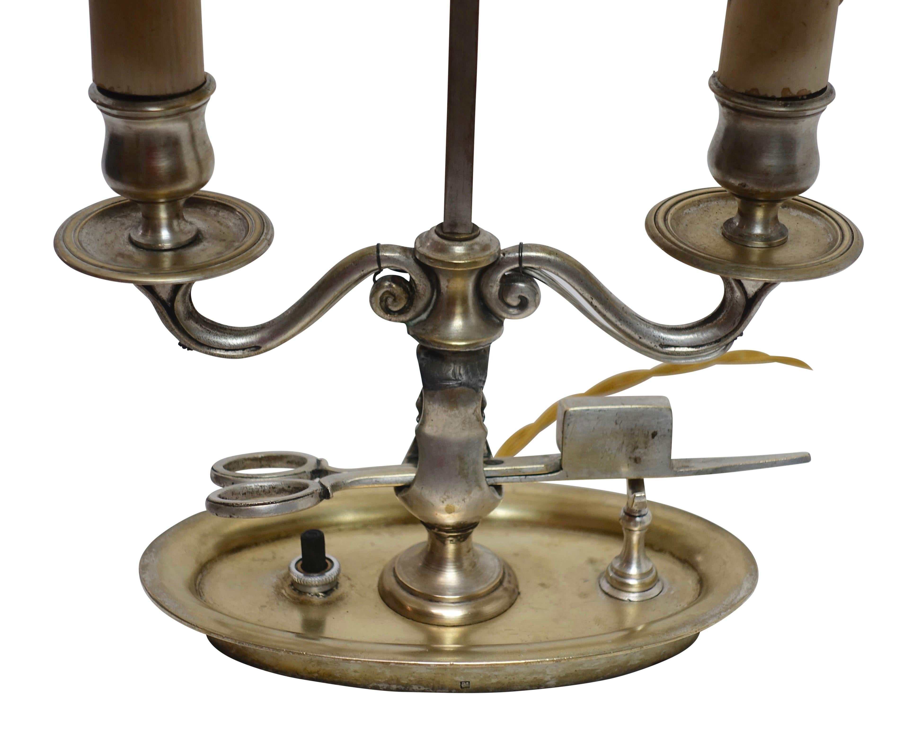 Französische Bouillotte-Lampe aus vernickeltem Messing, Französisches Empire, frühes 19. Jahrhundert im Zustand „Hervorragend“ im Angebot in San Francisco, CA
