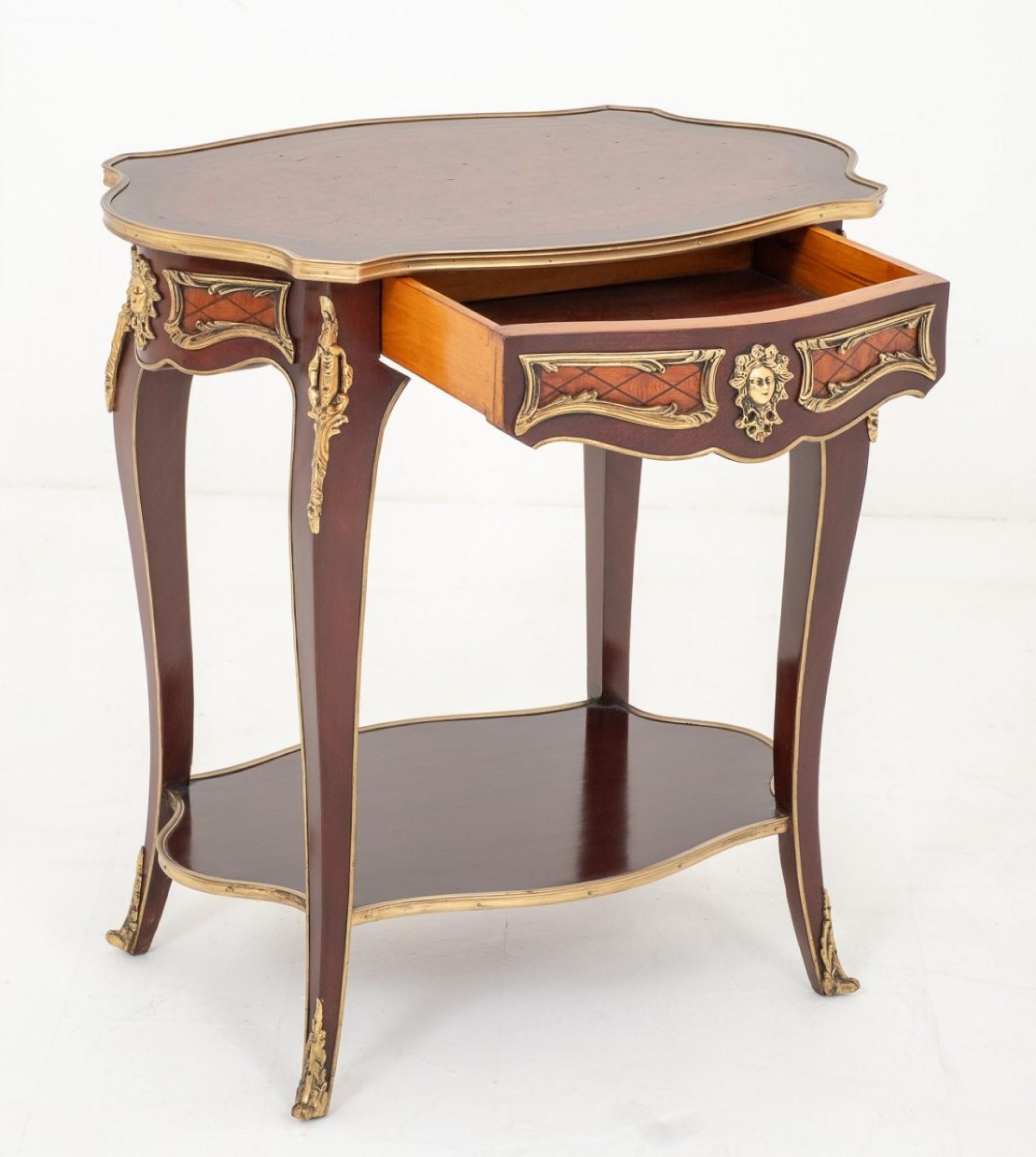 Début du 20ème siècle Table d'appoint Empire - Kingwood Ormolu Antique en vente