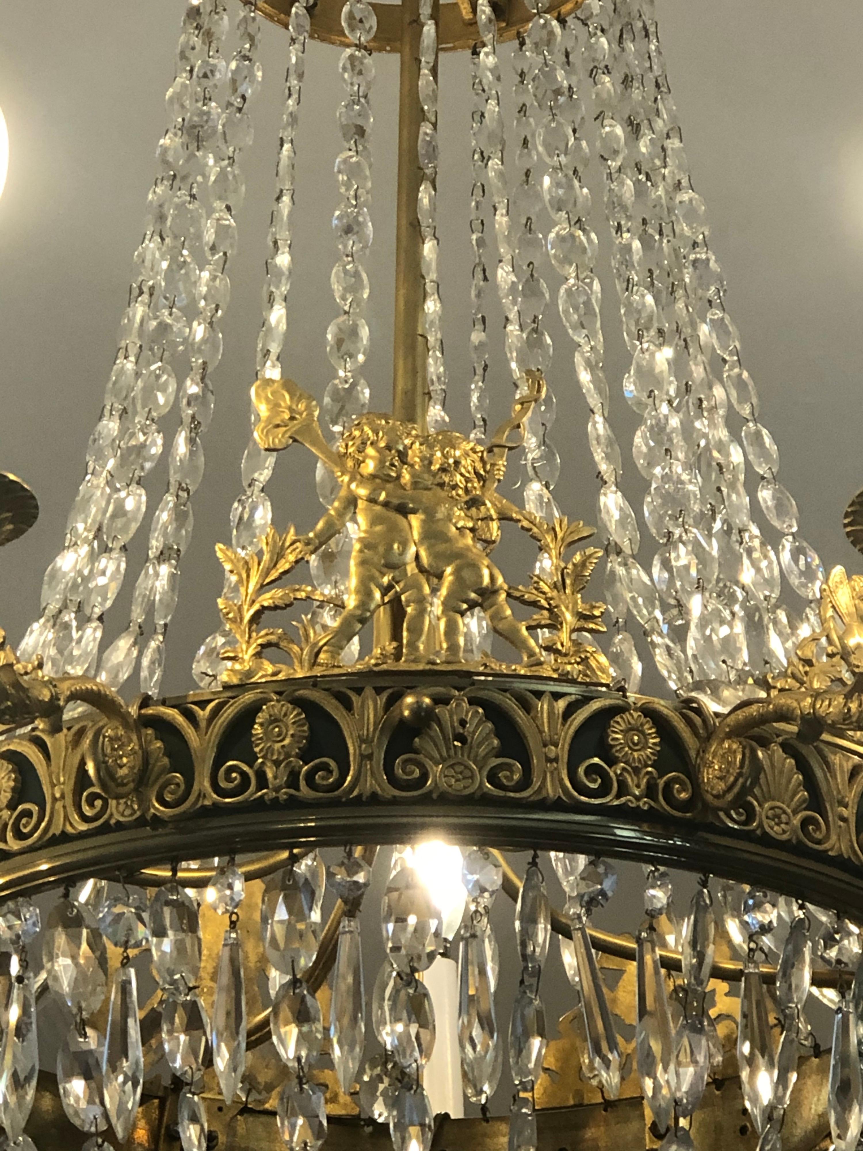 Französischer Empire-Kronleuchter aus Goldbronze und Kristall mit sieben Armen, 19. Jahrhundert im Angebot 5