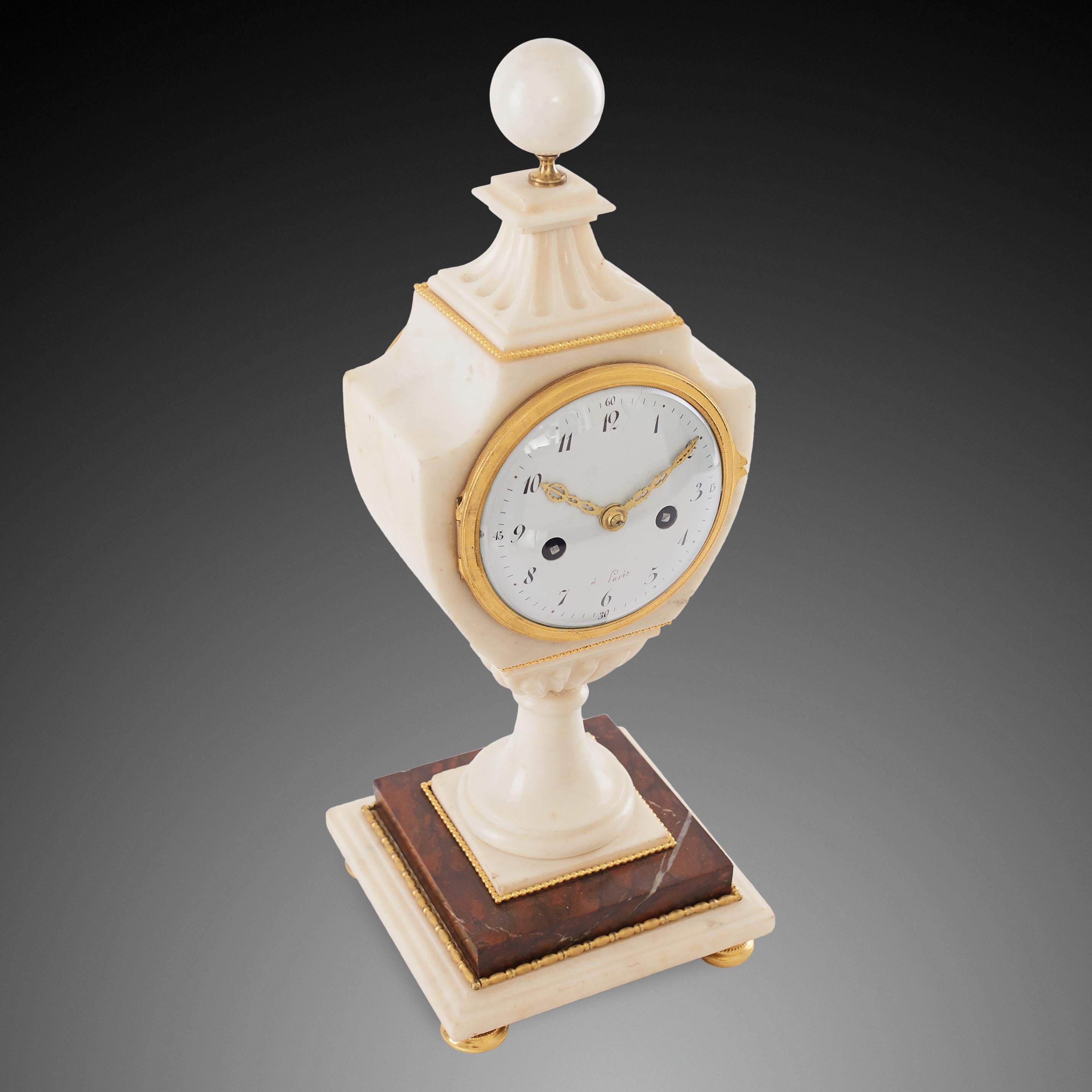 French Empire Ormolu and Marble Mantel Clock, ca.1790 In Excellent Condition For Sale In Warsaw, PL