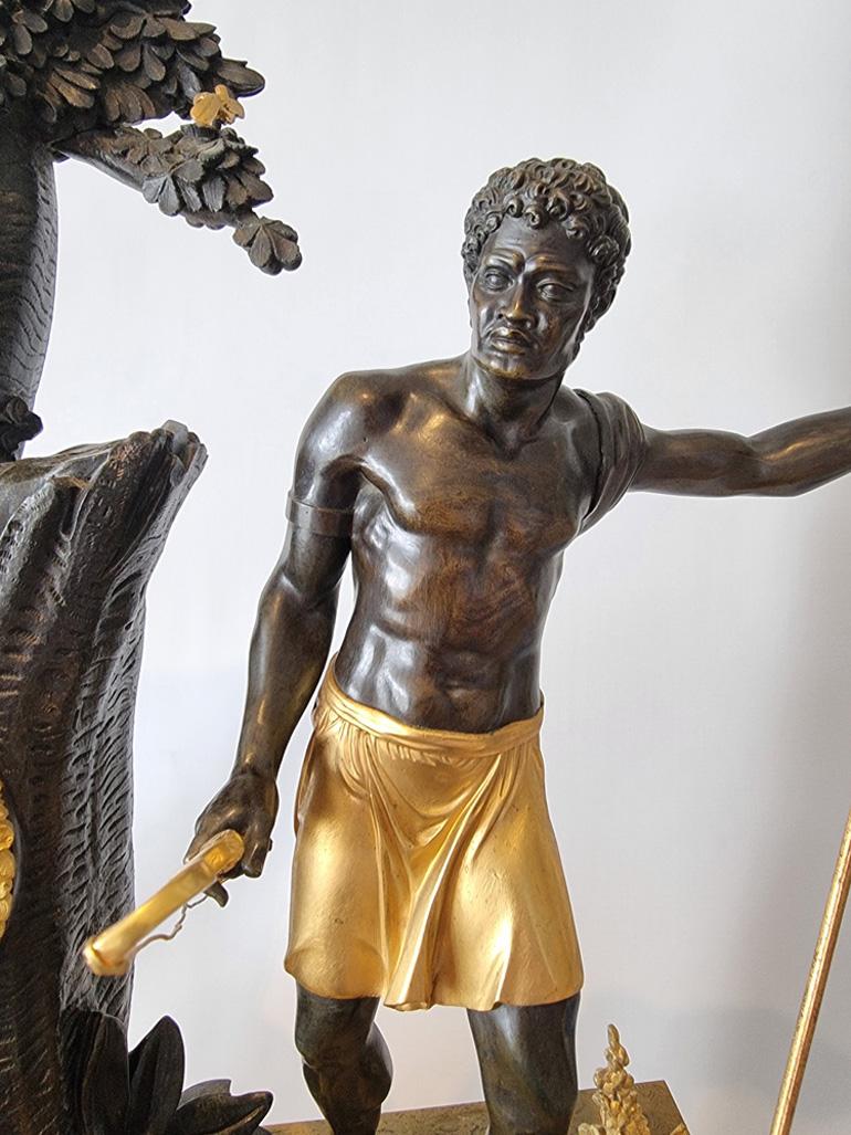 Orologio da camino francese in bronzo patinato e ormolatura Impero In condizioni buone in vendita a London, GB