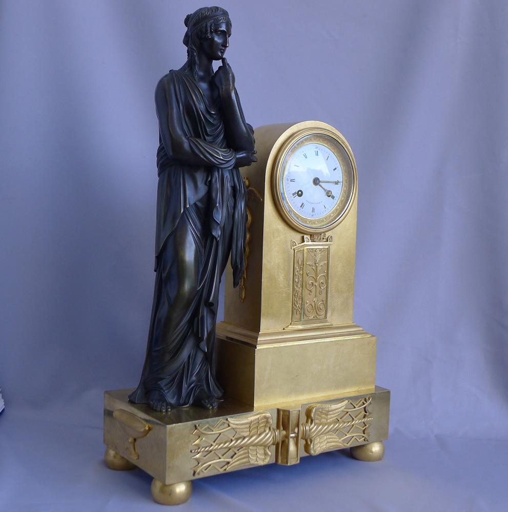 French Empire Ormolu and Patinated Bronze Mantel Clock Signed Vaillaint a Paris In Good Condition For Sale In London, GB