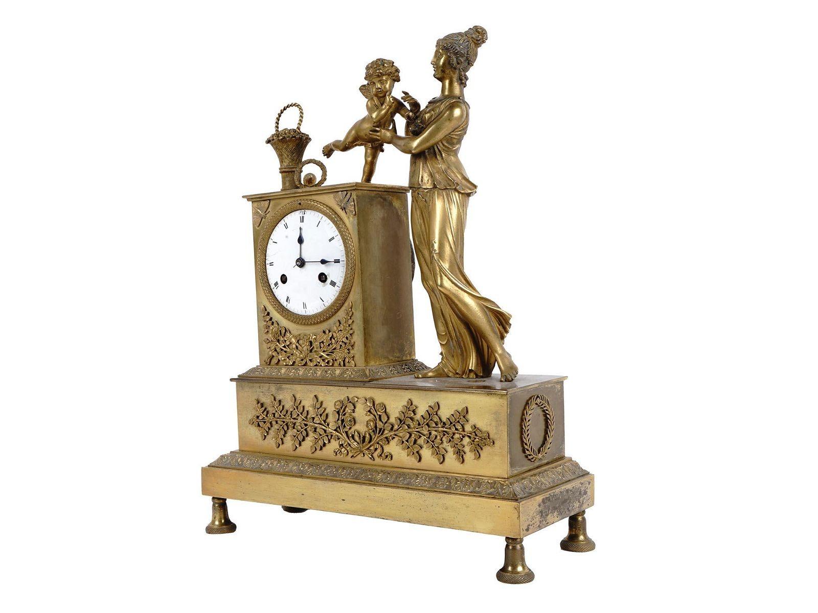 Horloge de cheminée Empire en bronze doré en vente 3