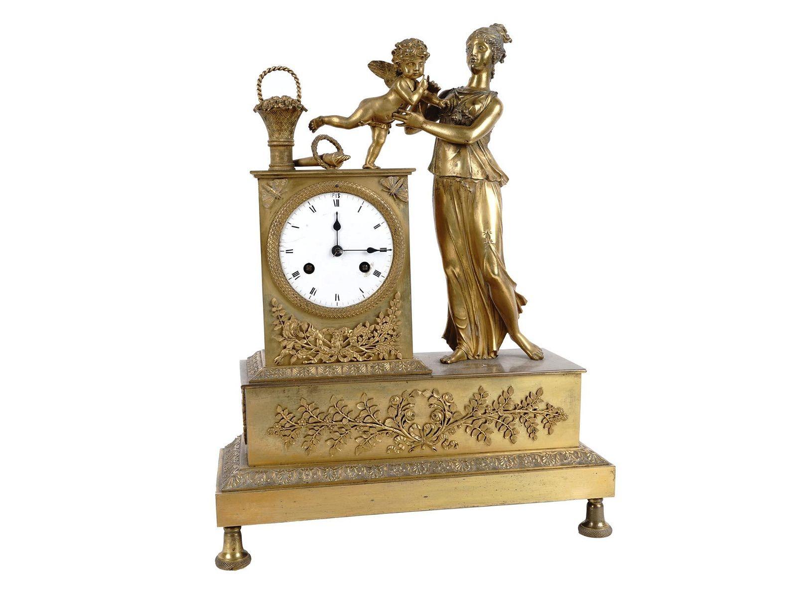 Horloge de cheminée Empire en bronze doré en vente 4