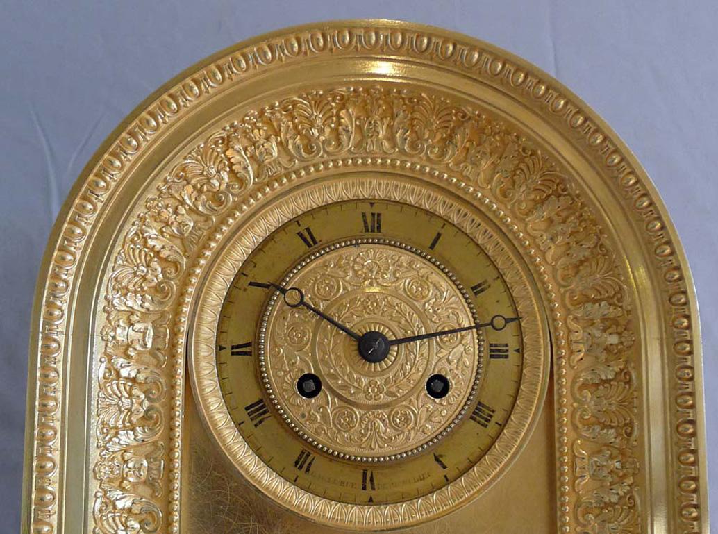 French Empire Ormolu Clock of Borne Shape and of Hero and Leander In Good Condition For Sale In London, GB