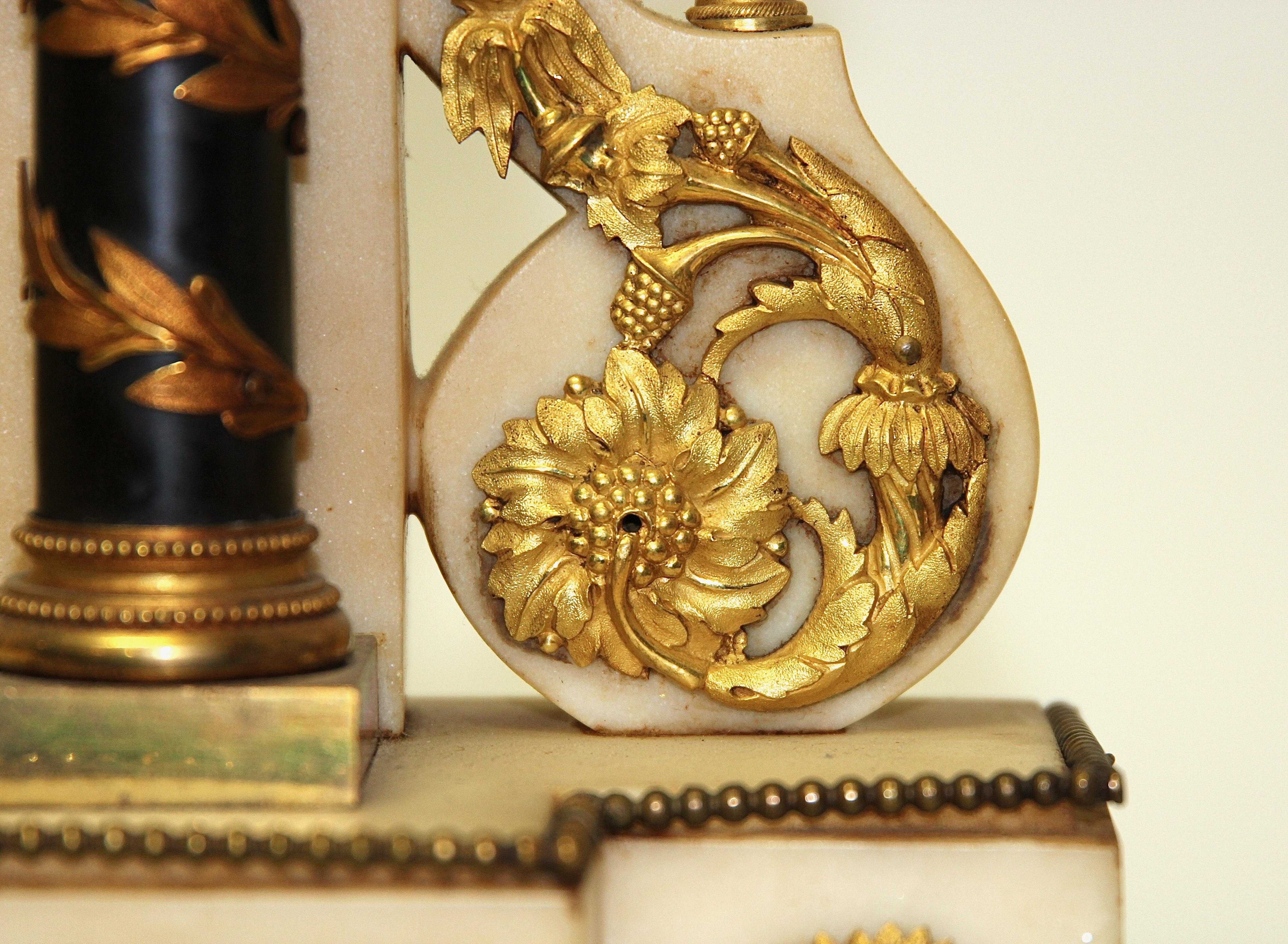 French Empire Ormolu Mantel Clock by Deverberie a Paris, Fire-Gilded For Sale 1