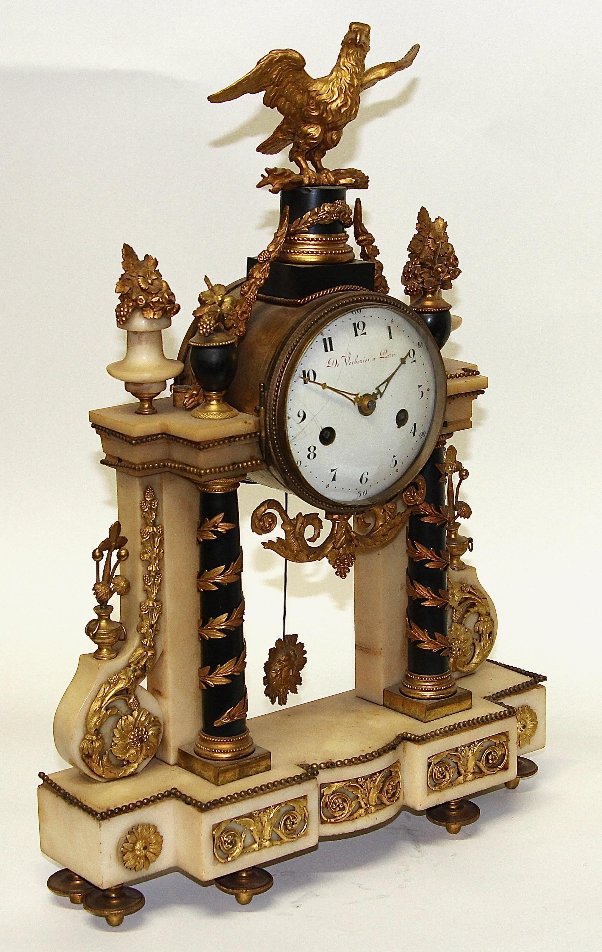 Pendule de cheminée Empire français en bronze doré par Deverberie à Paris en vente 4