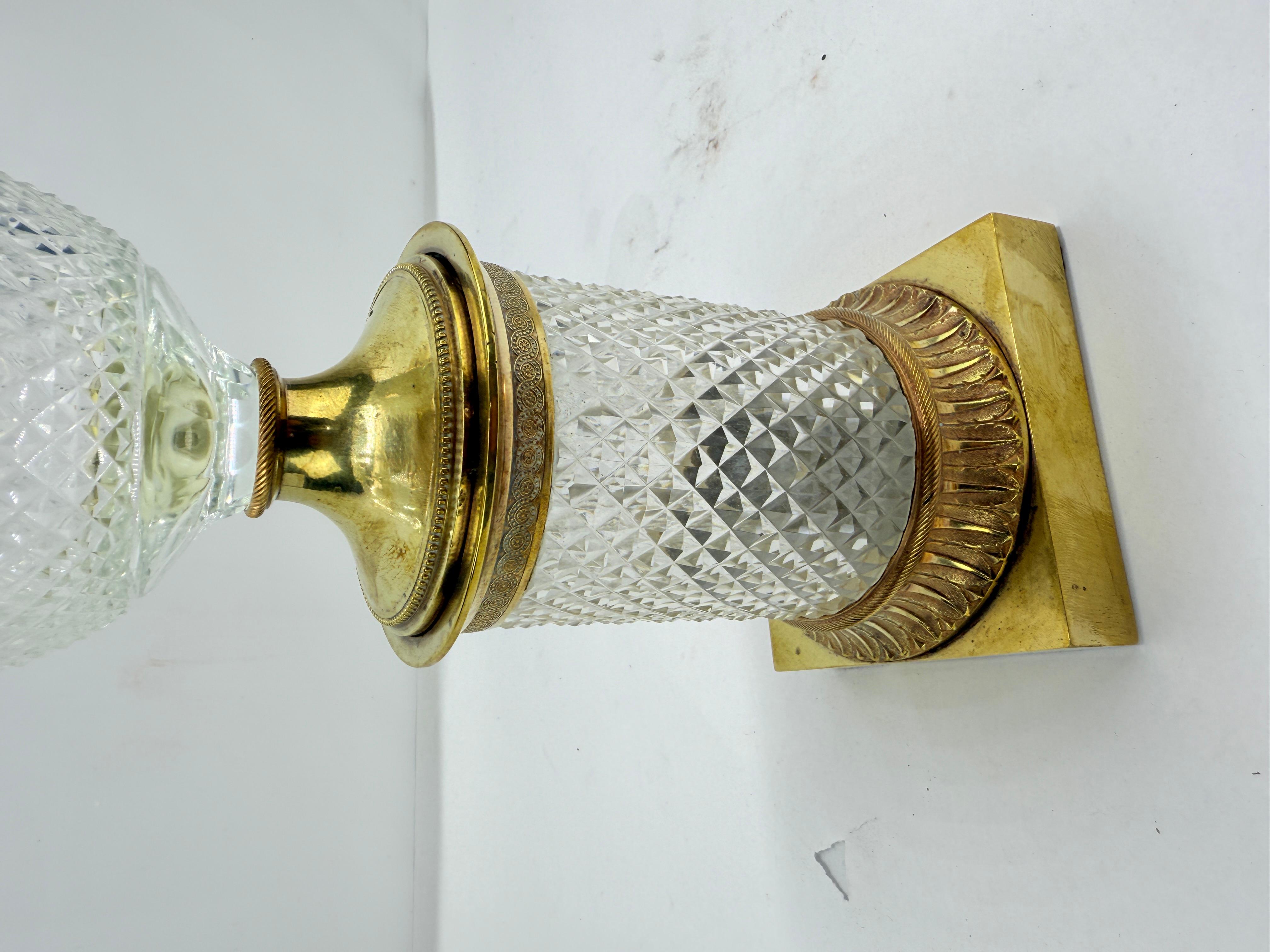 Vase Empire en cristal de Baccarat mont�é sur bronze doré, 19e siècle Bon état - En vente à Atlanta, GA