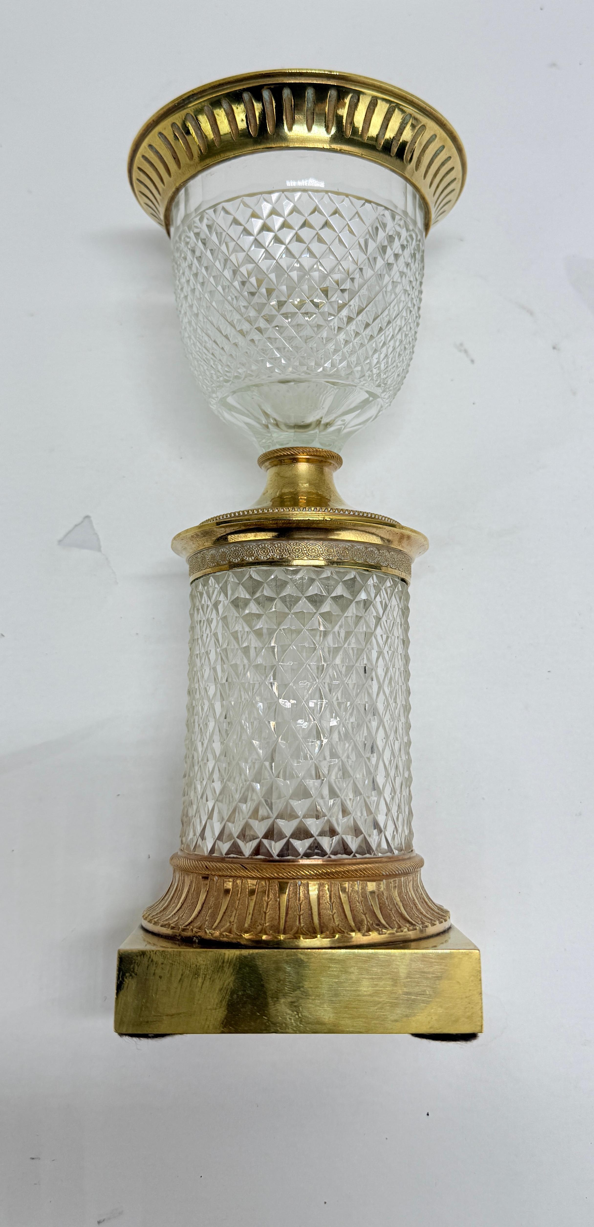 Vase Empire en cristal de Baccarat monté sur bronze doré, 19e siècle en vente 1