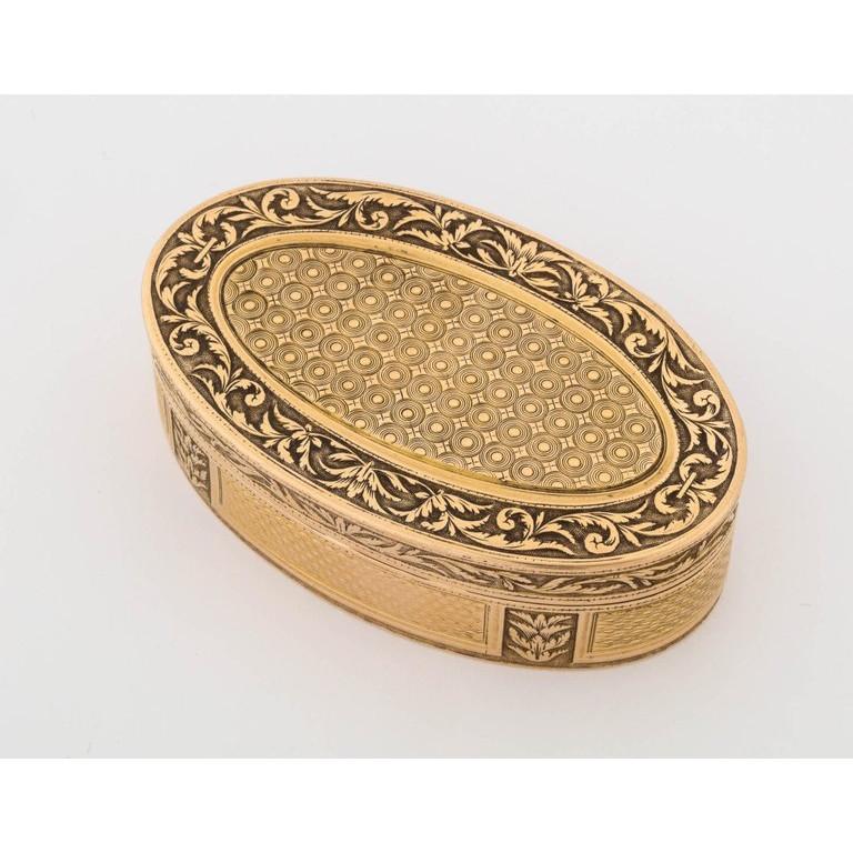 French Empire Oval Gold Snuff Box by H.A. Adam, Paris, circa 1820 In Good Condition In New York, NY