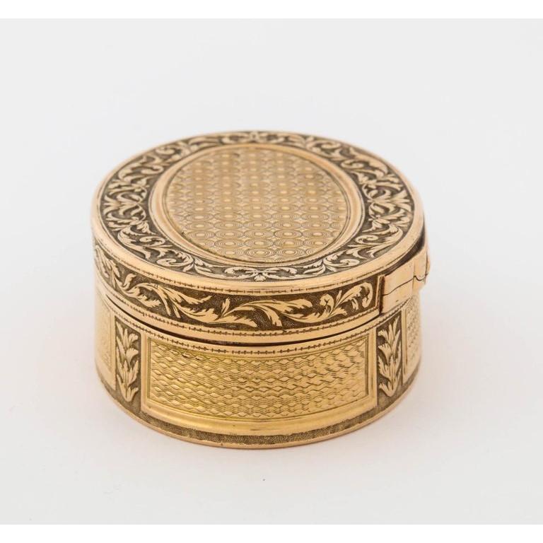 French Empire Oval Gold Snuff Box by H.A. Adam, Paris, circa 1820 3