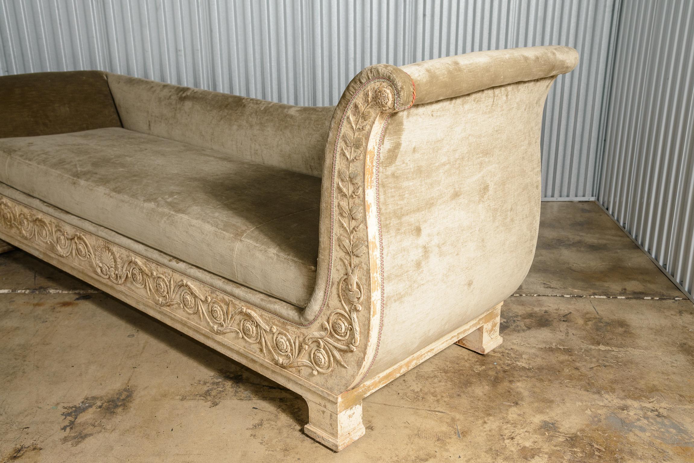 French Empire Painted Meridienne Daybed 18Th. C. In Good Condition For Sale In West Palm Beach, FL