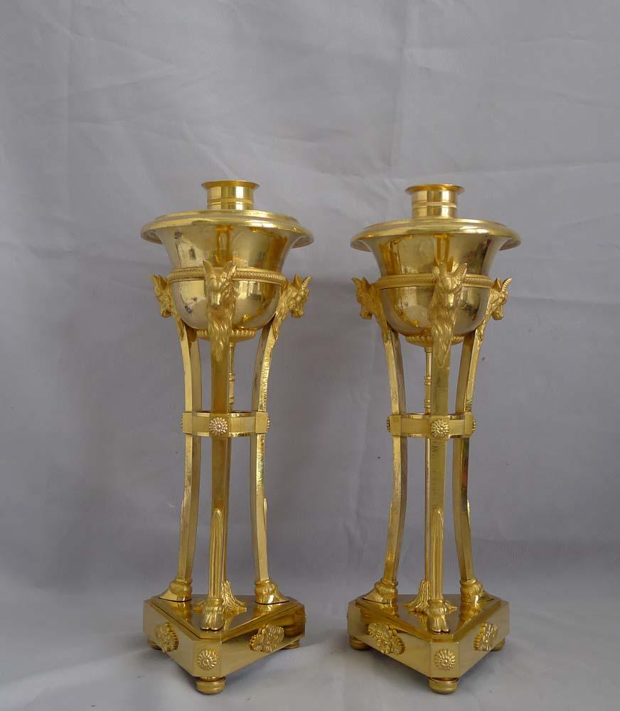 French Empire Pair of Ormolu Cassolettes In Good Condition In London, GB