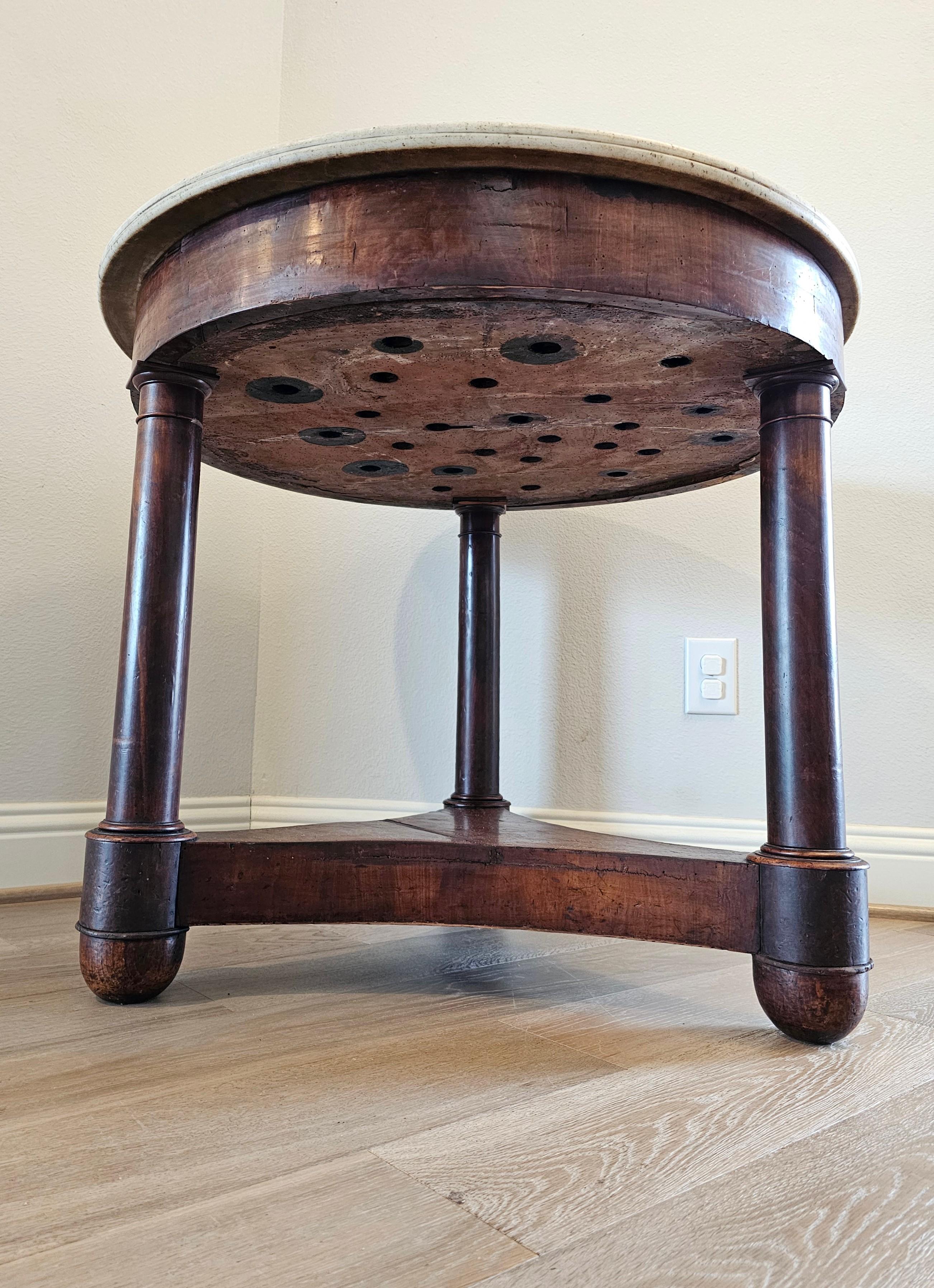 French Empire Period Antique Mahogany Pedestal Center Table Gueridon  For Sale 8