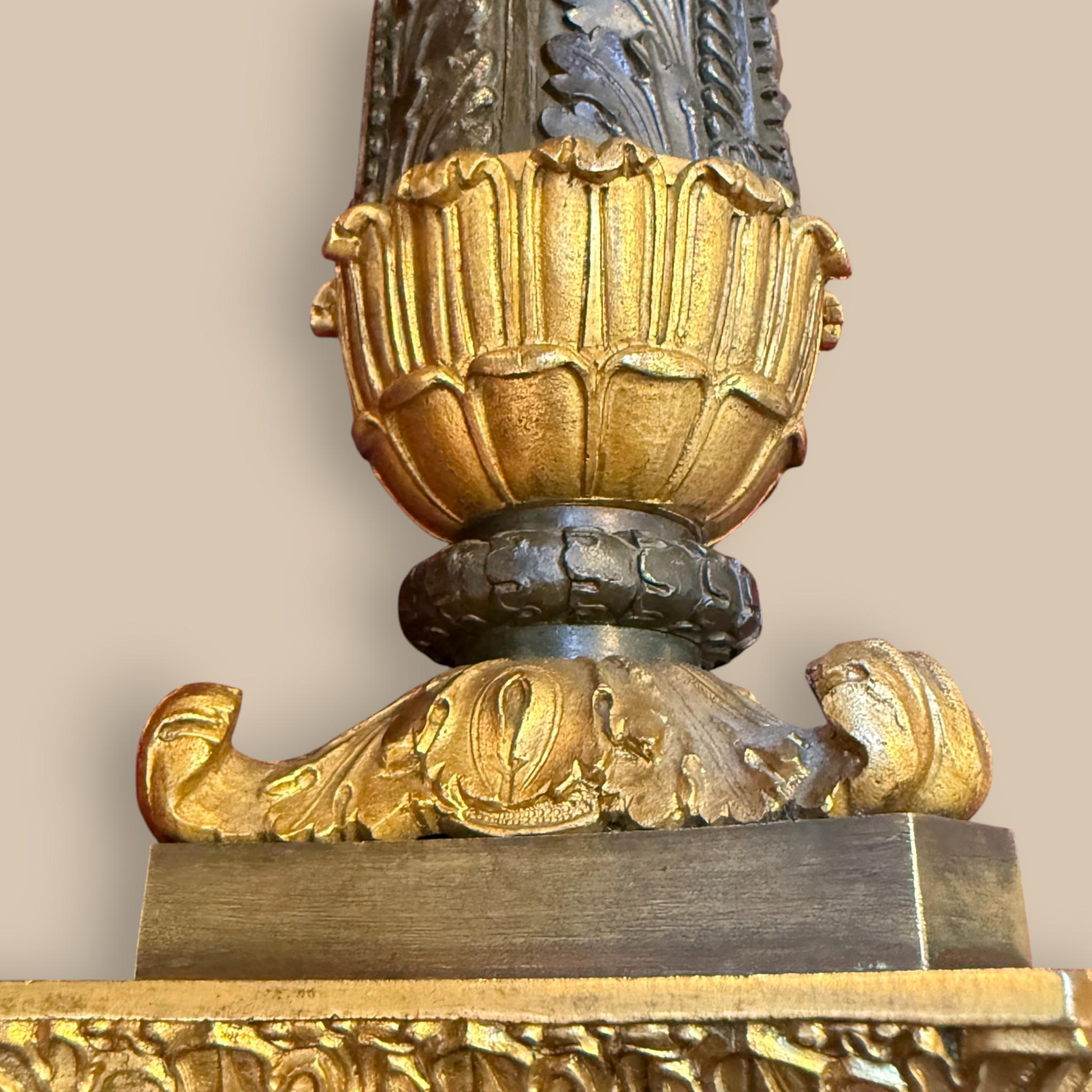 Candelabro francese del periodo Impero in bronzo e dorato, XIX secolo in vendita 5