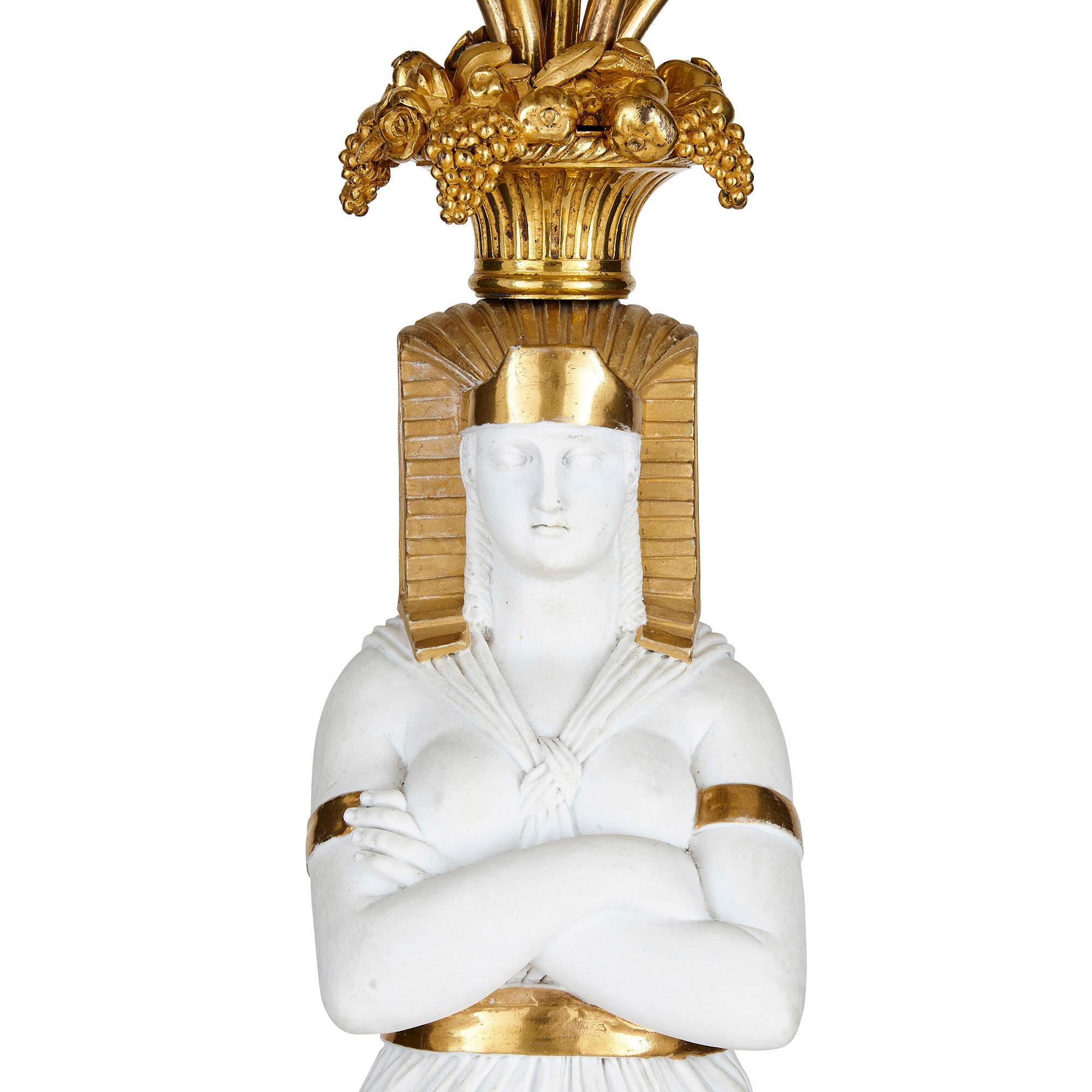 Porzellankandelaber aus der Ägyptischen Empire-Periode (Vergoldet) im Angebot