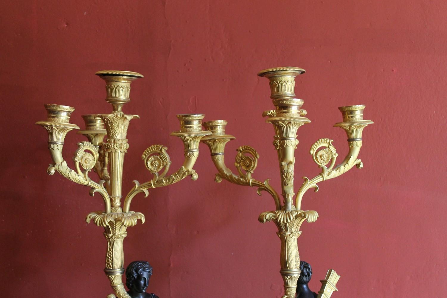Französischer Empire-Kronleuchter aus vergoldeter und brünierter Bronze mit vier Lichtern 11