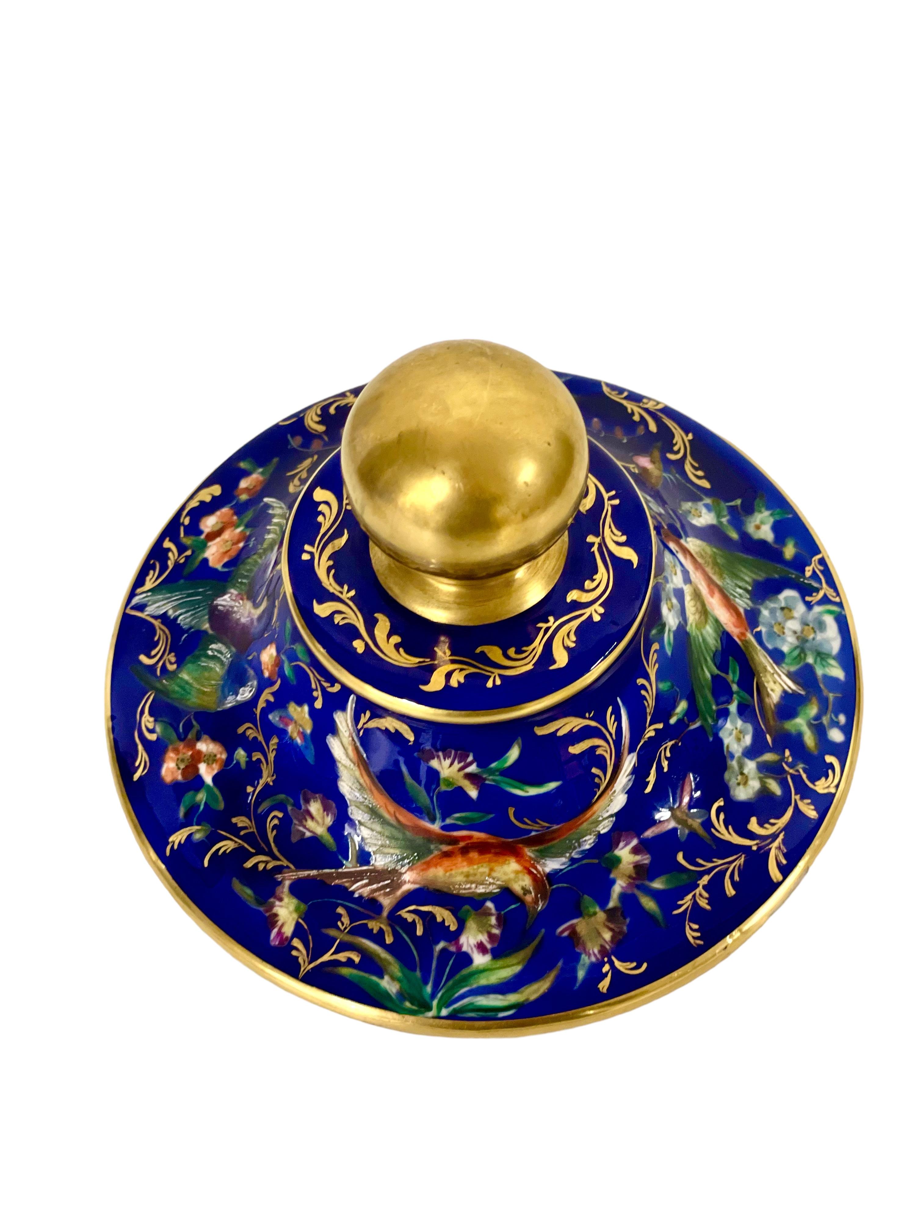 Grand pot d'apothicaire à couvercle en porcelaine des années 1810, période du 1er Empire en vente 4