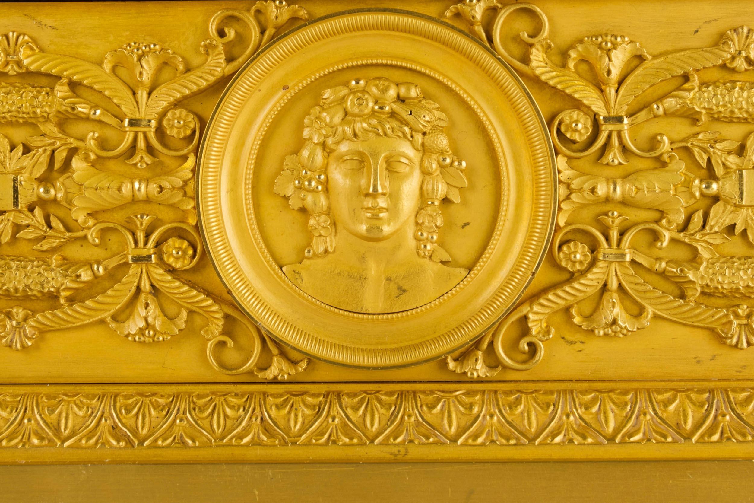 Französische Empirezeit Ormolu-Bronze-Manteluhr der Ceres, um 1815 im Angebot 5
