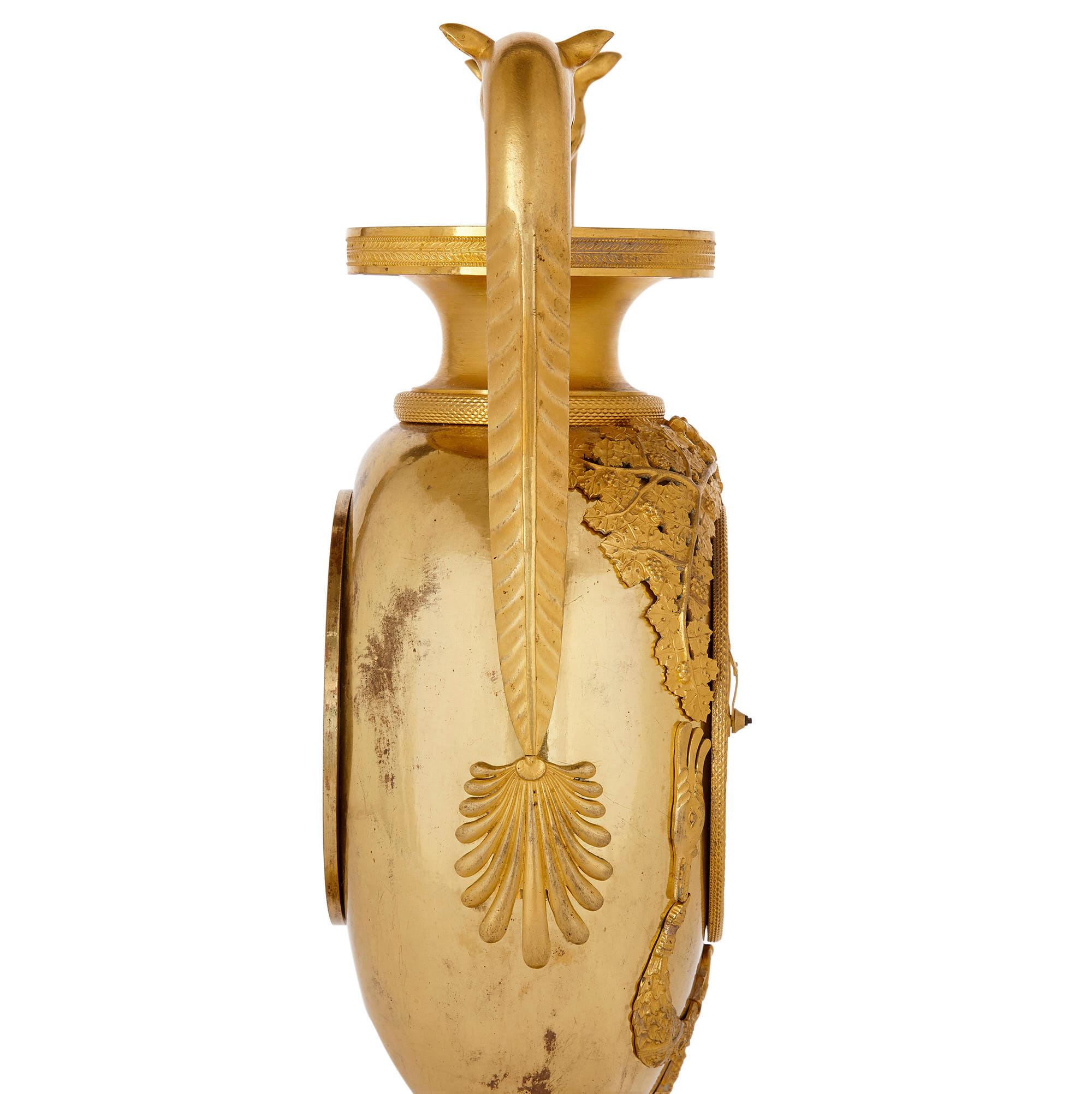 Ormolu-Kaminuhr aus der französischen Empire-Periode von Michelez (19. Jahrhundert) im Angebot
