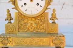 French Empire Period Ormolu Mantel Clock, Signed Bekeer à Paris, circa 1804