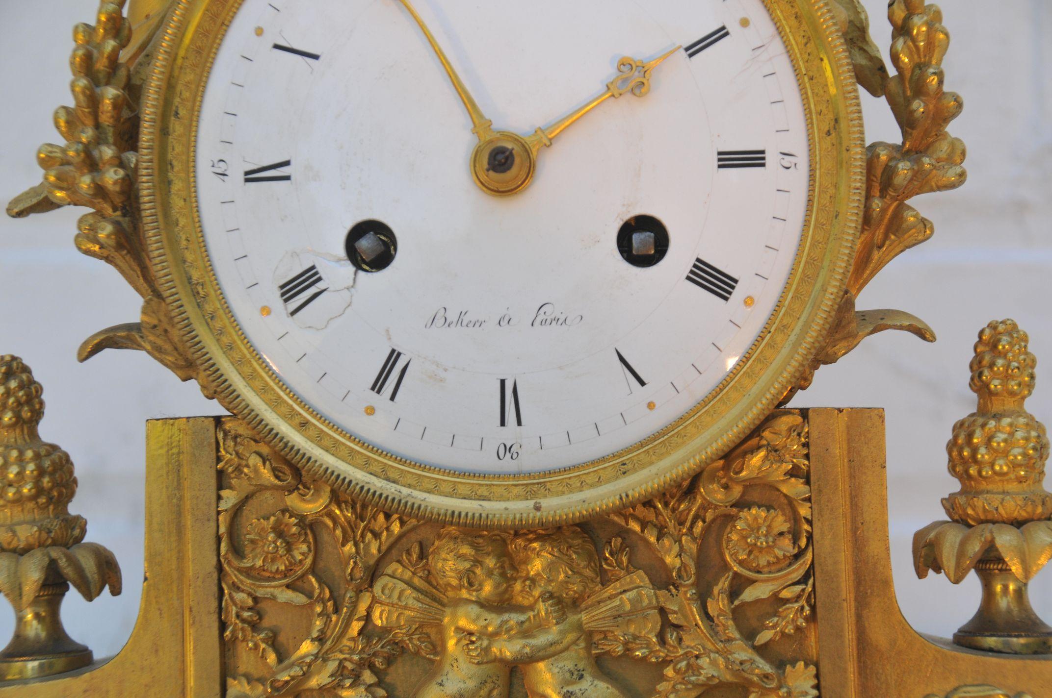 18th Century French Empire Period Ormolu Mantel Clock, Signed Bekeer à Paris, circa 1804 For Sale