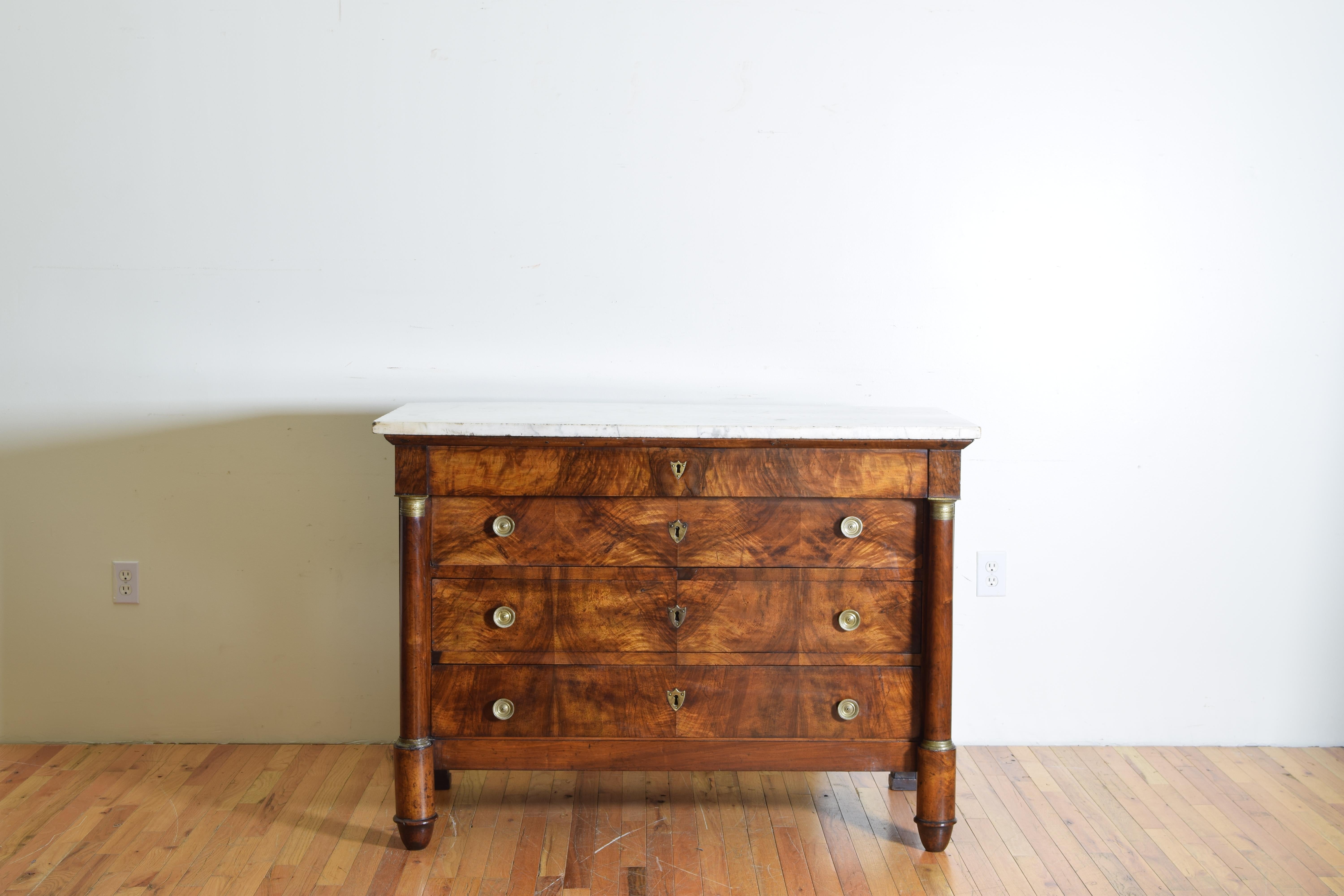 French Empire Period Walnut 4-Drawer Marble-Top Commode, circa 1820 In Good Condition In Atlanta, GA