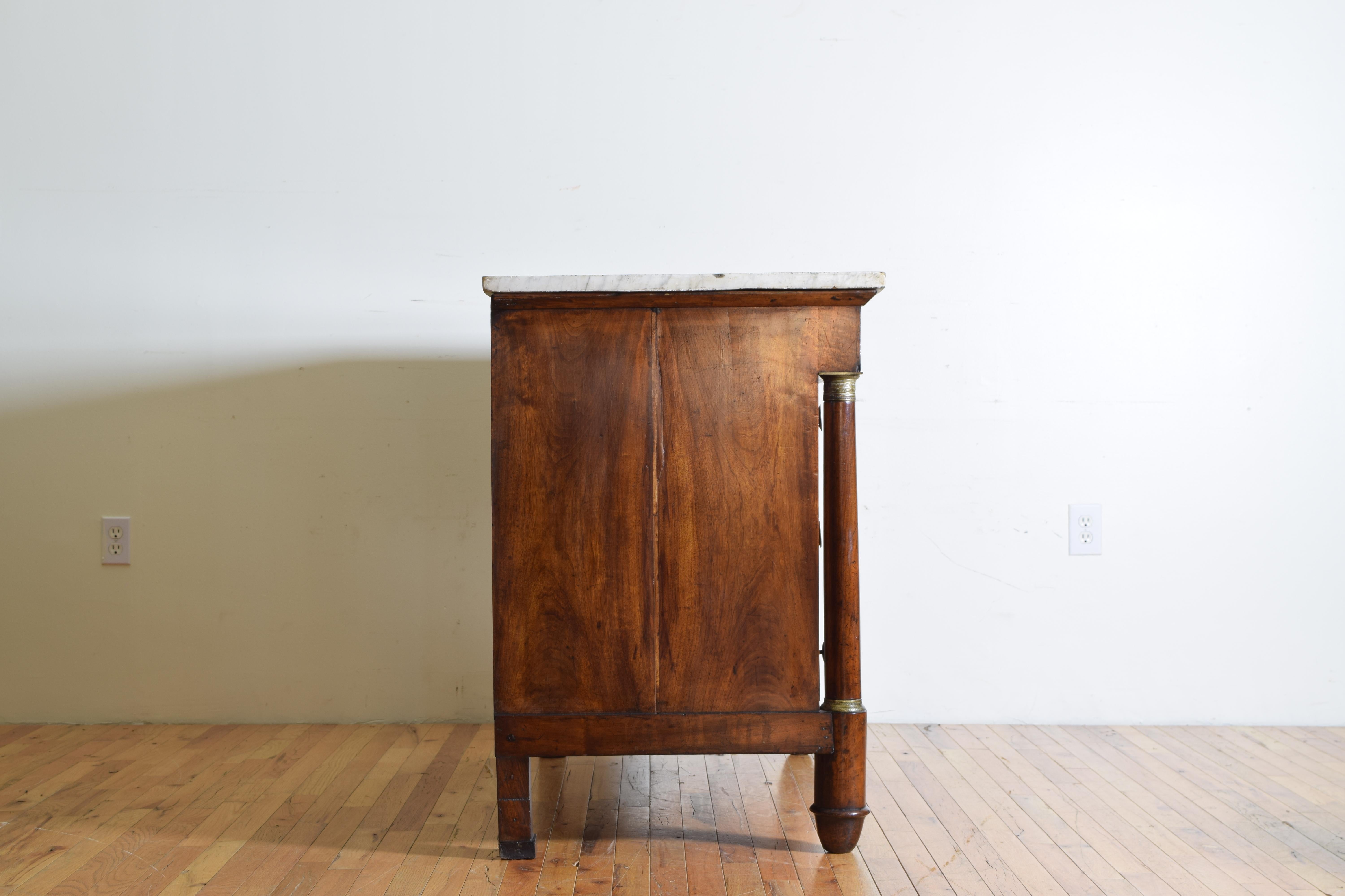 French Empire Period Walnut 4-Drawer Marble-Top Commode, circa 1820 2