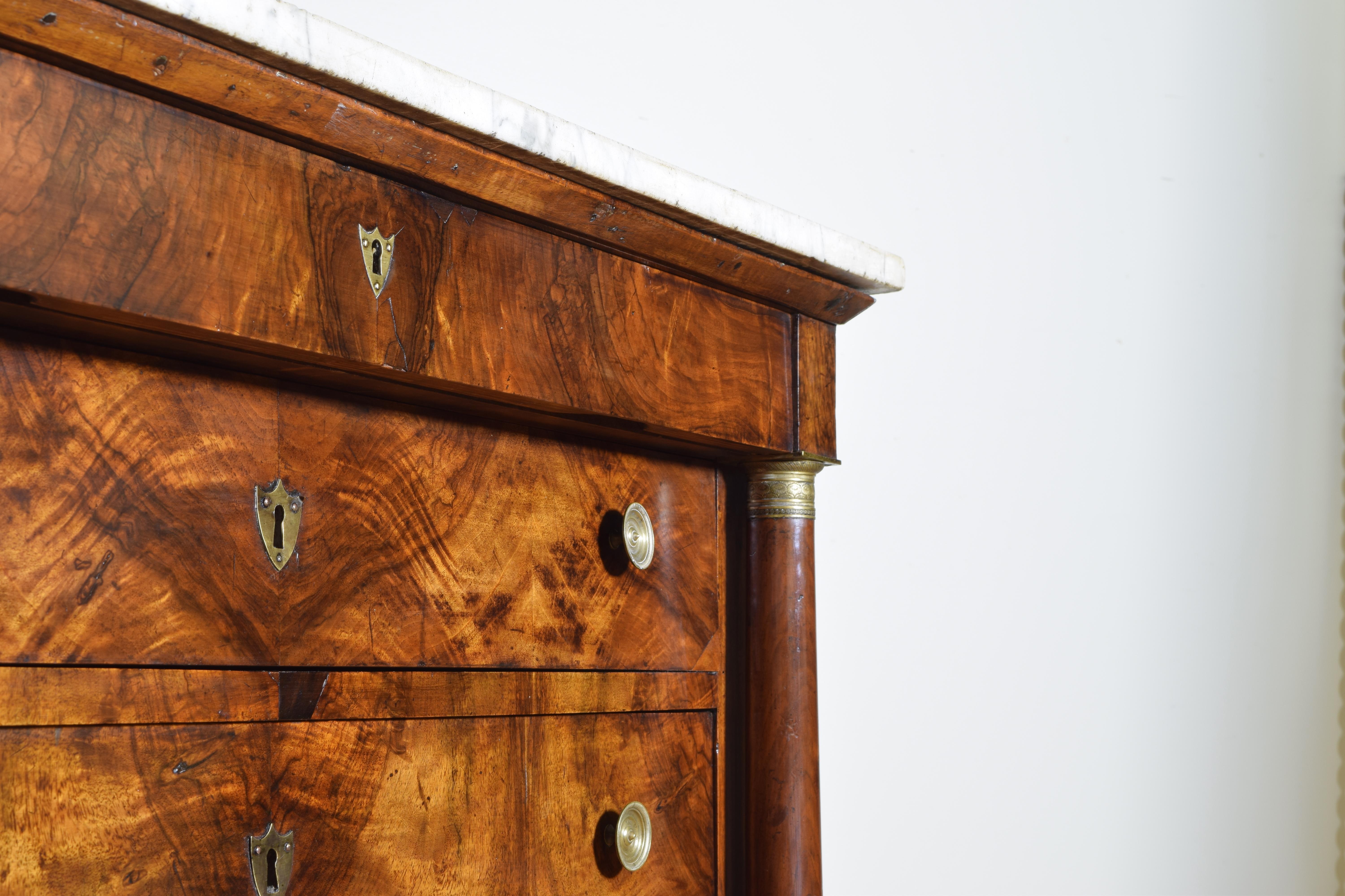 French Empire Period Walnut 4-Drawer Marble-Top Commode, circa 1820 5