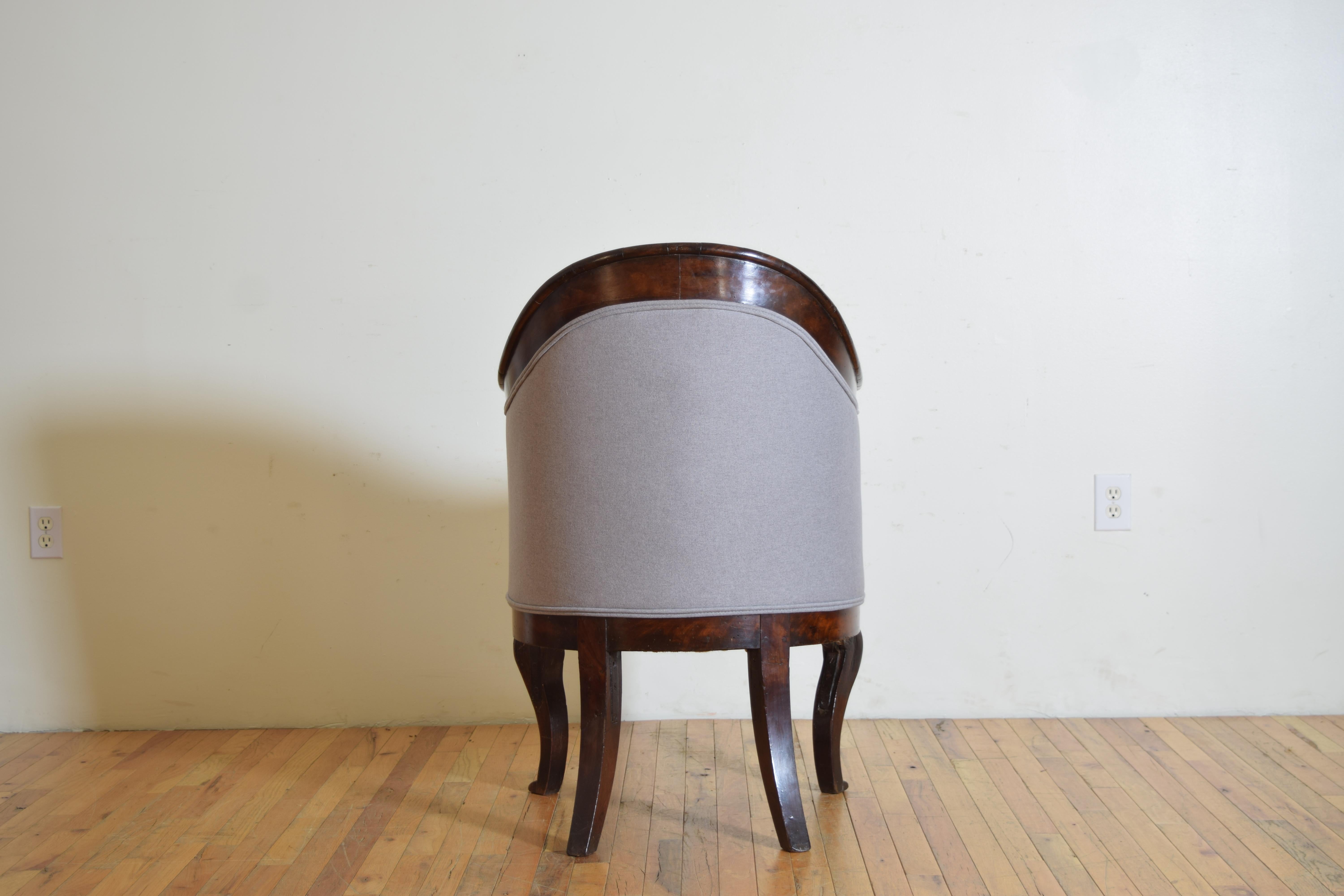 French Empire Period Walnut & Upholstered Officer’s Bergere, early 19th century For Sale 2