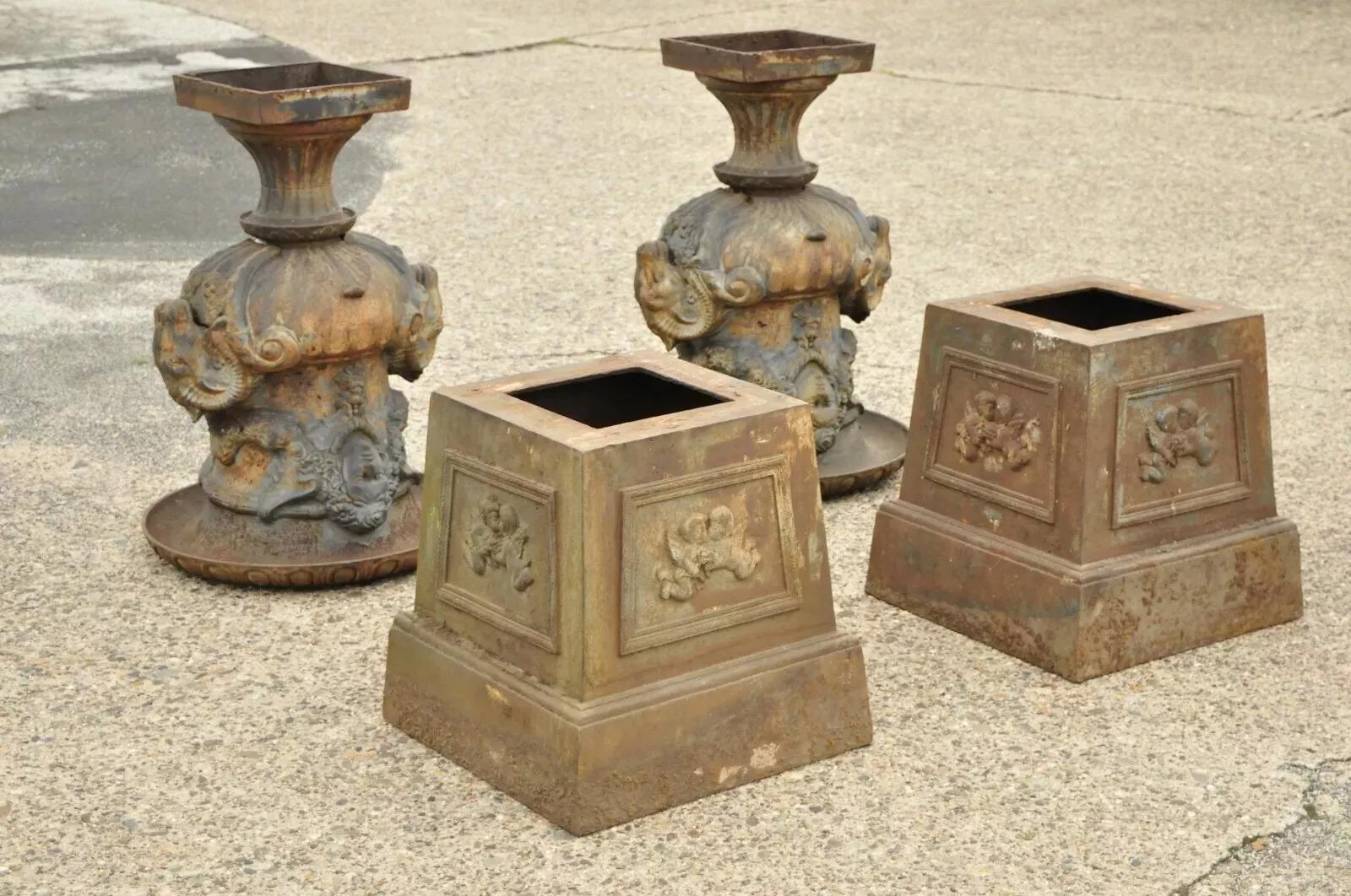 Fioriere da giardino in ghisa a forma di testa di ariete di grandi dimensioni - una coppia in vendita 2