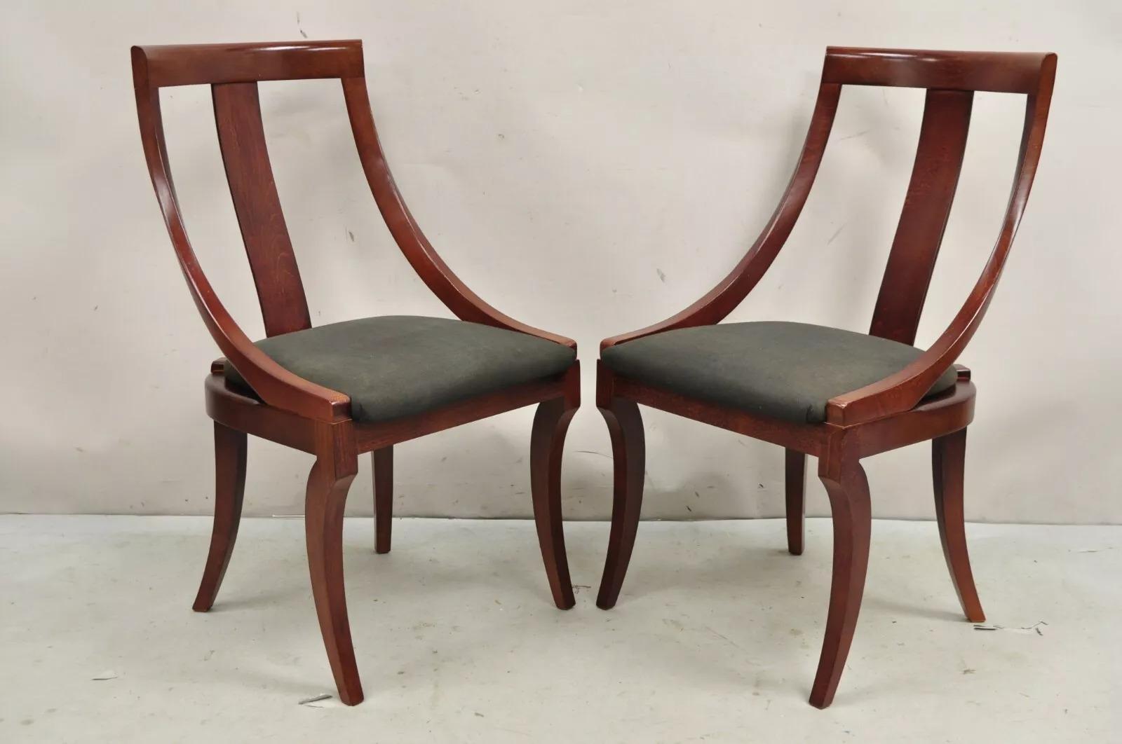 Sedie da pranzo con gambe a sciabola in legno di ciliegio in stile Impero francese - Set di 4. Circa fine XX secolo. Misure: 35