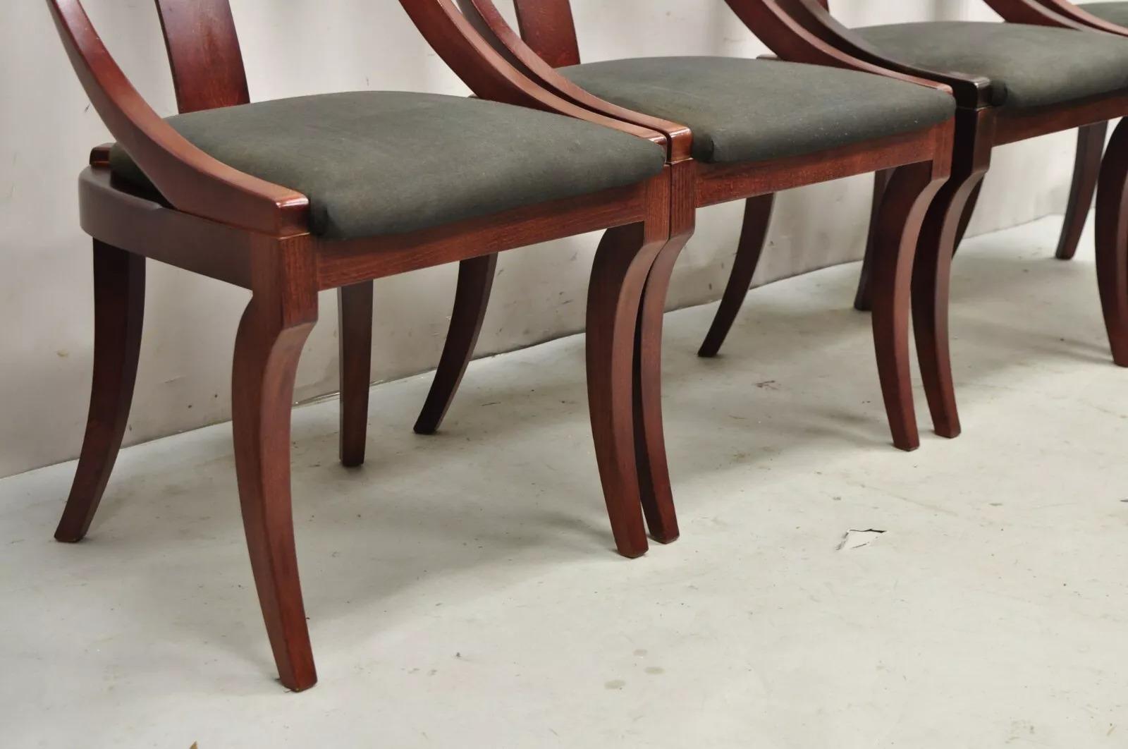 XX secolo Sedie da pranzo con gambe a sciabola in legno di ciliegio in stile Impero francese - Set di 4 in vendita