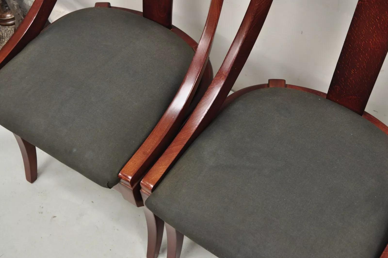 Sedie da pranzo con gambe a sciabola in legno di ciliegio in stile Impero francese - Set di 4 in vendita 1