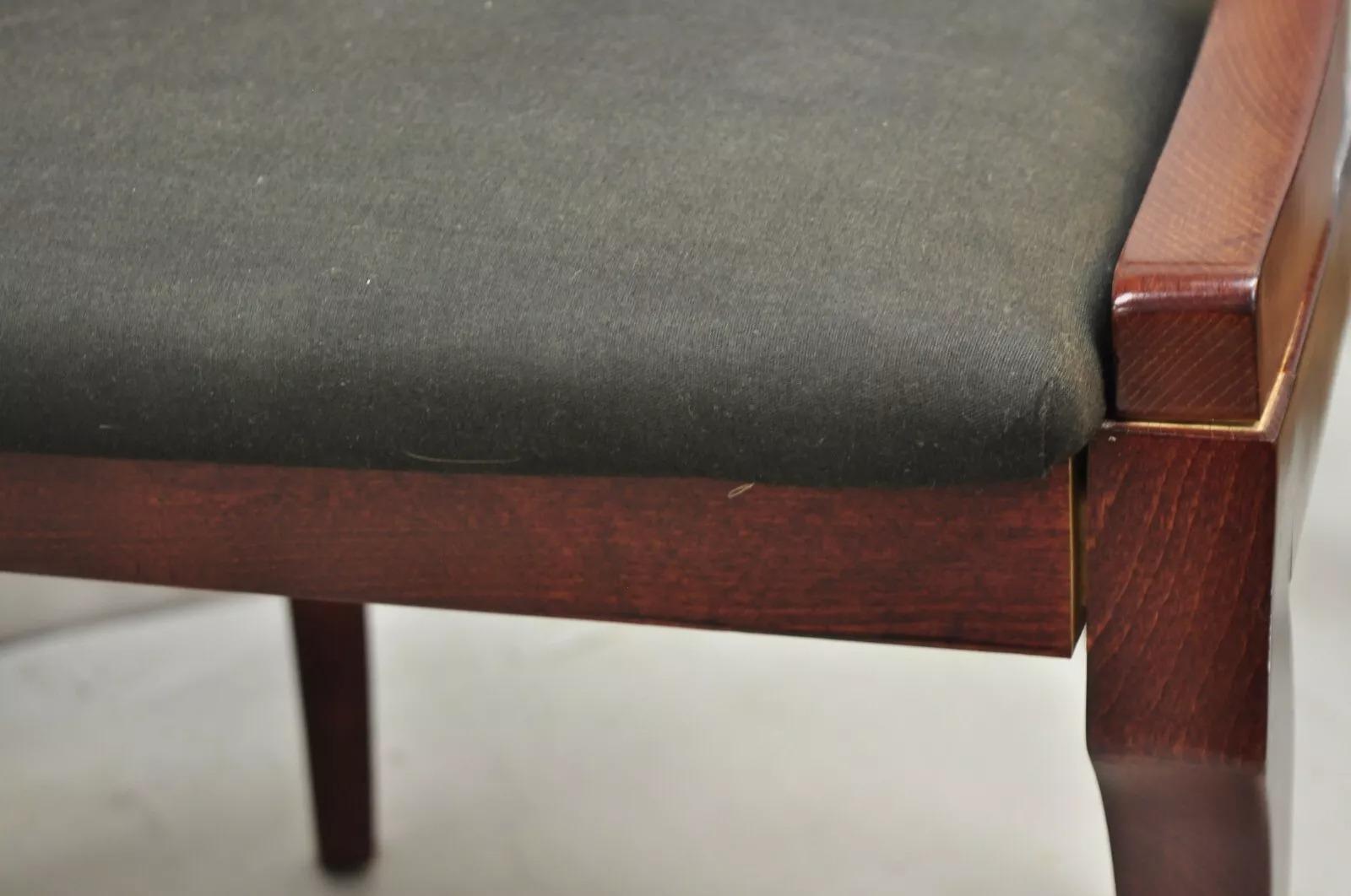 Sedie da pranzo con gambe a sciabola in legno di ciliegio in stile Impero francese - Set di 4 in vendita 2