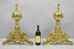 Paire de chenets à boulet de canon en laiton avec armoiries de lion - Empire français Renaissance