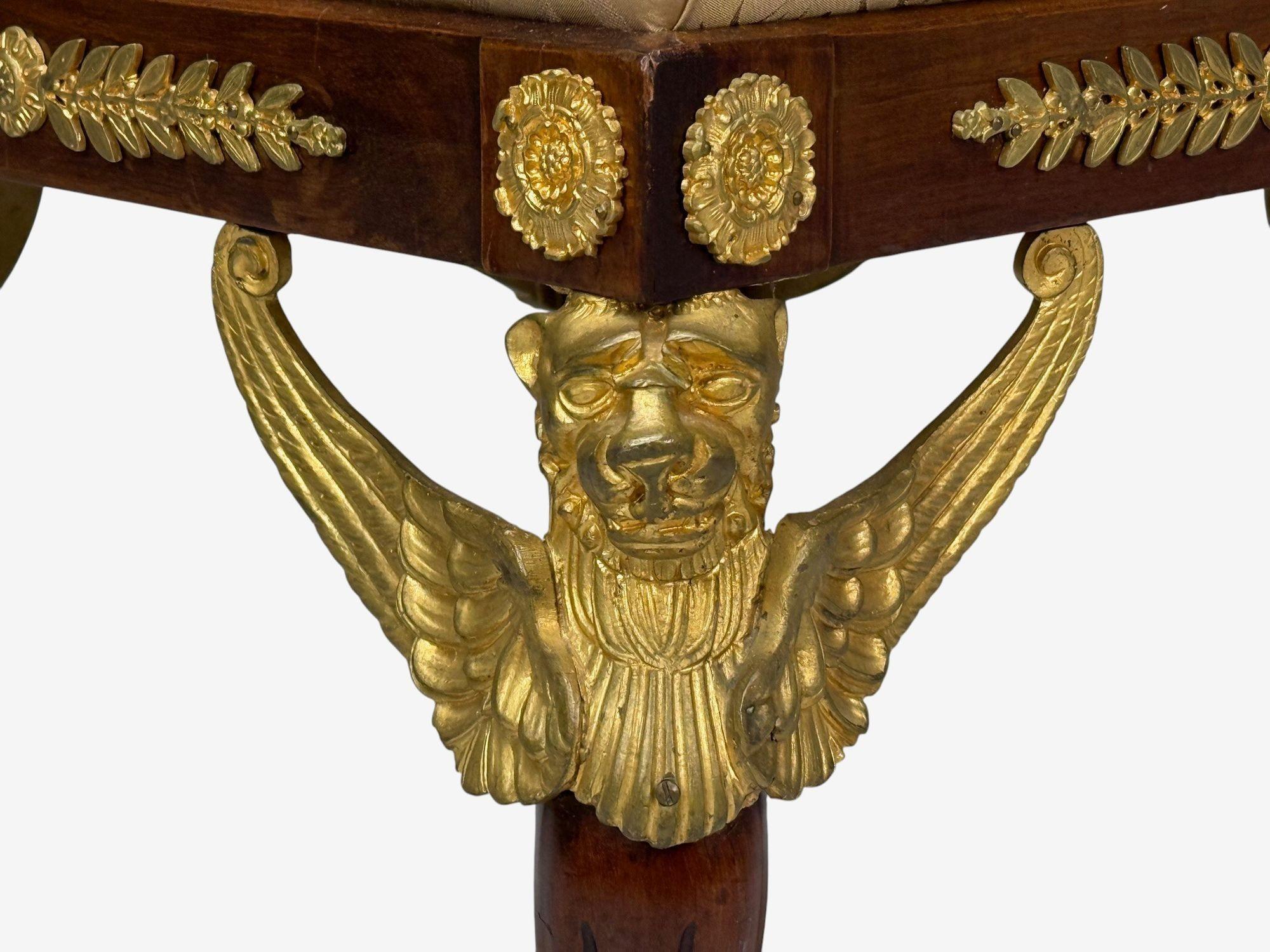 XIXe siècle Renouveau Empire français, Bronze, Acajou, Tissu, Tabouret, France, C.I.C. en vente