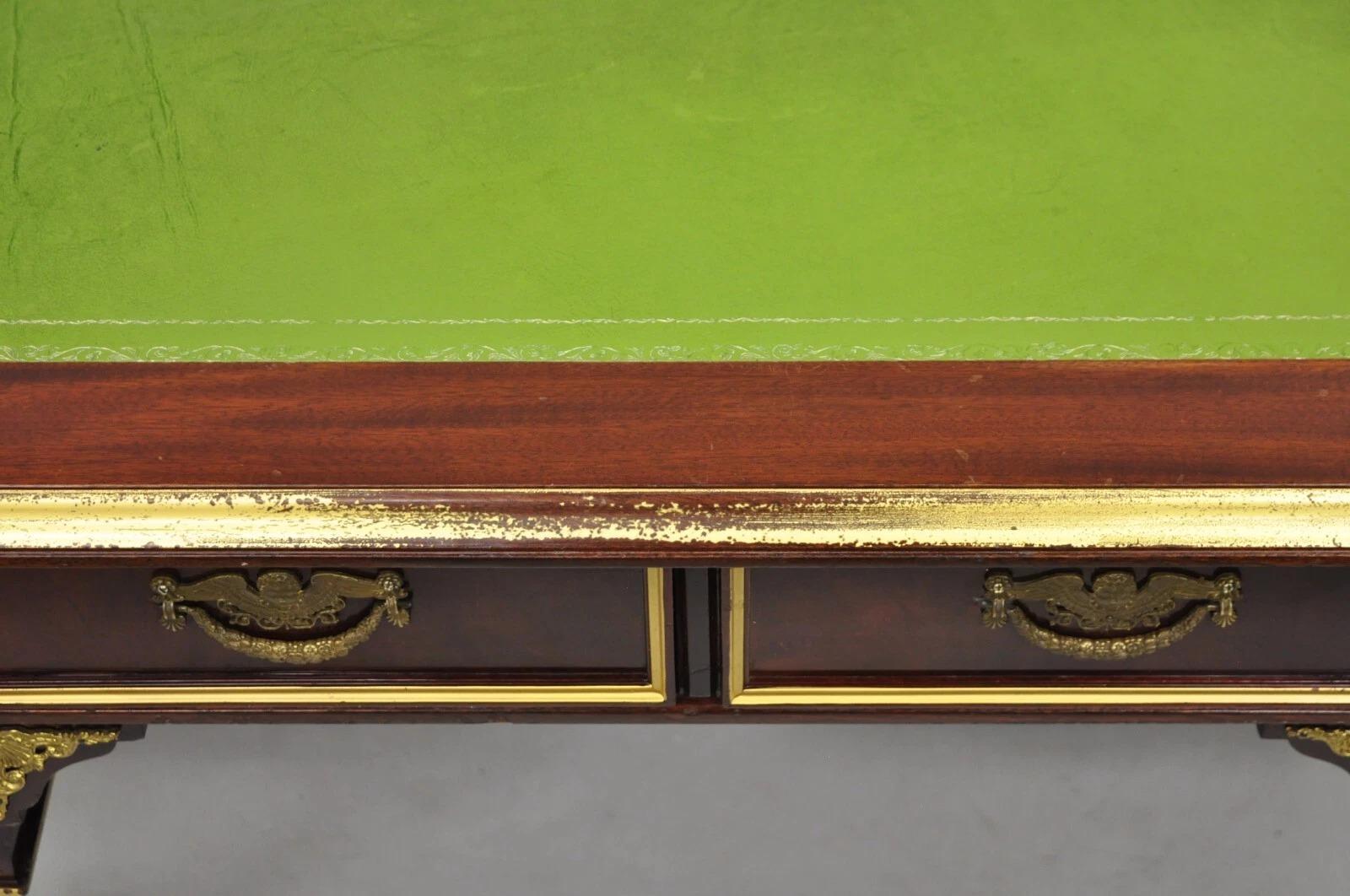 French Empire Revival Grünes Leder Top Bronze Griffin Mahagoni Schreibtisch & Stuhl im Angebot 1
