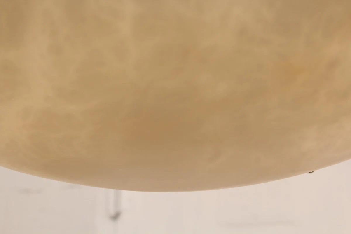 Lustre en albâtre et laiton de style Empire français en vente 4